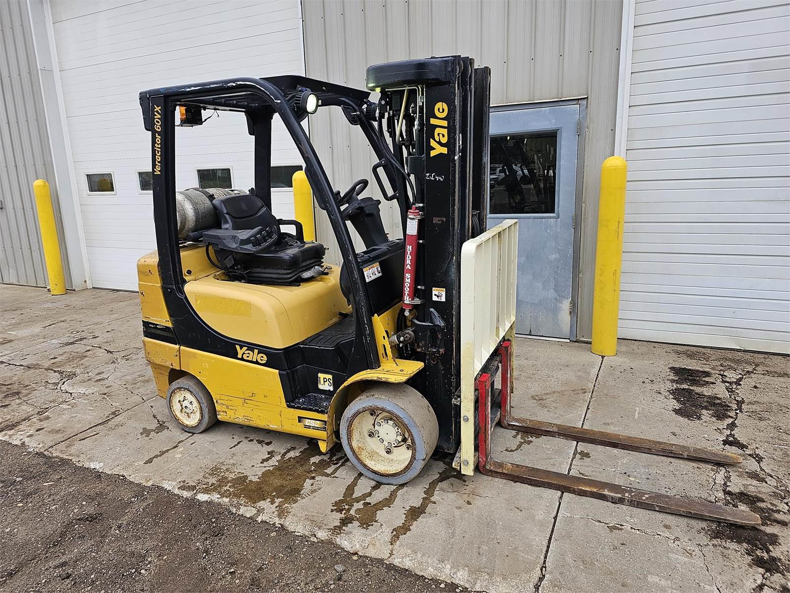 2012 Yale GLC060RD Cushion Tire Forklift