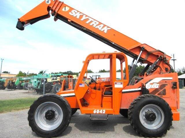 2015 SkyTrak 6042 Telehandler - 6000lb Capacity, 42ft Lift Height