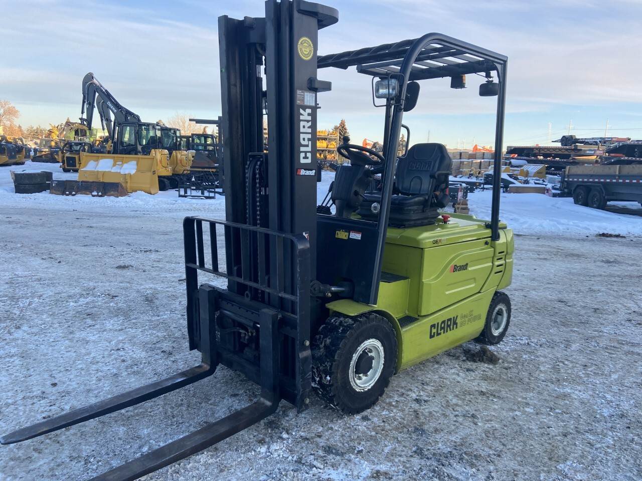 2017 Clark GEX25 Forklift