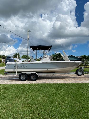 2019 Robalo 226 Cayman