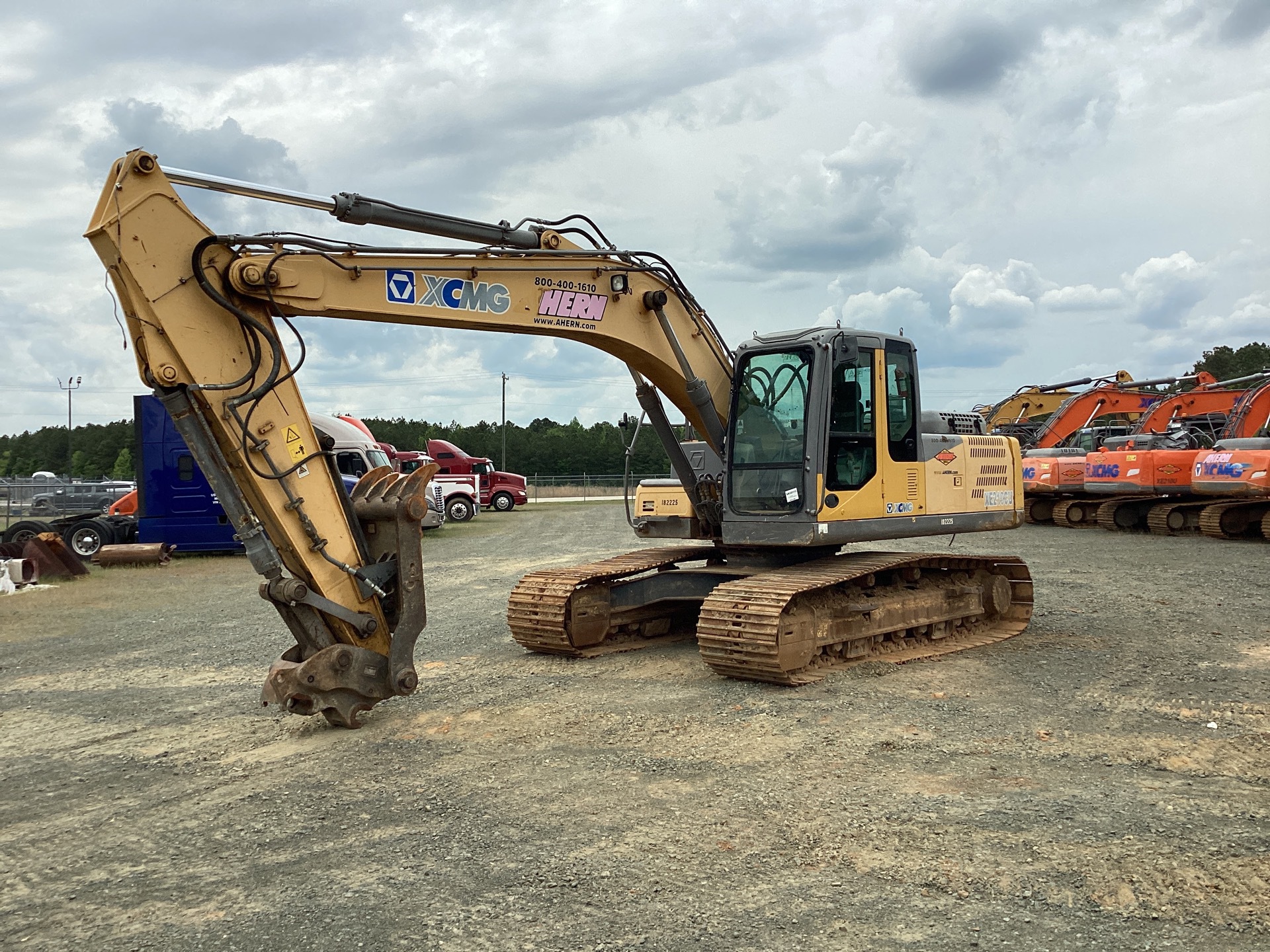 2014 XCMG XE210CU Tracked Excavator