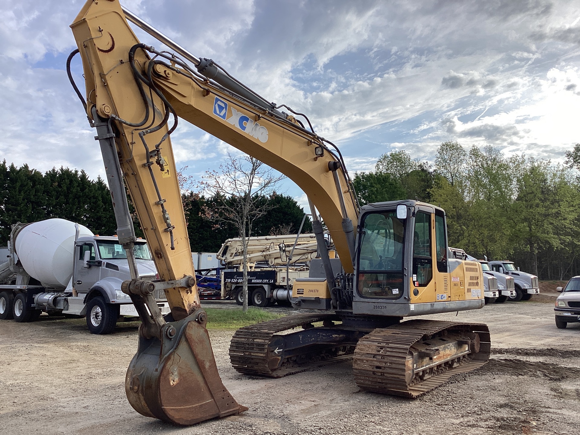 2014 XCMG XE210CU Tracked Excavator