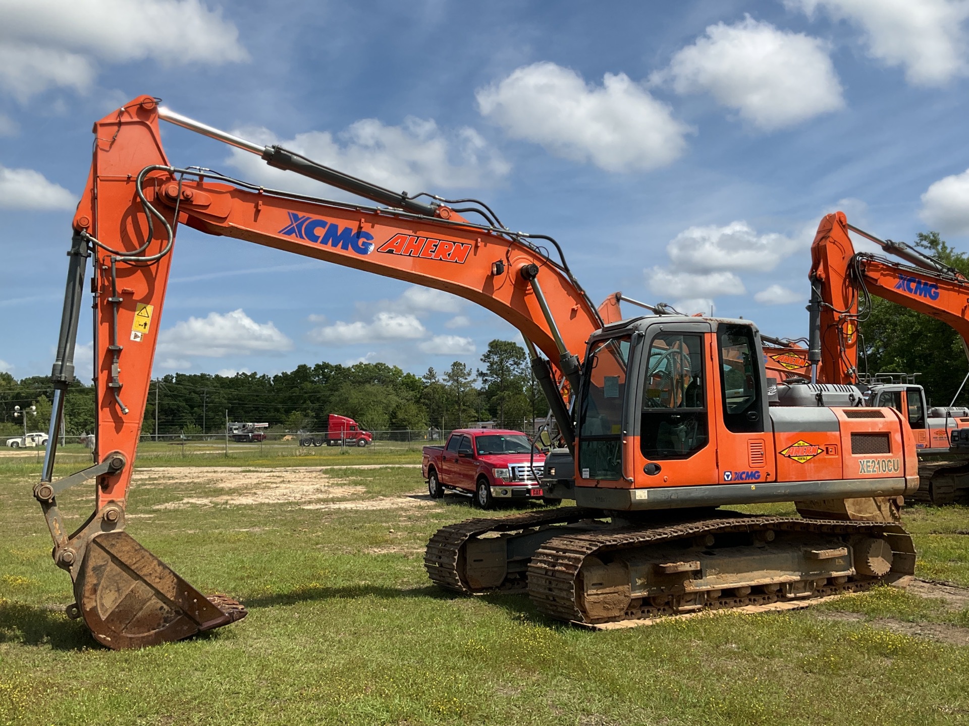 2018 XCMG XE210CU Tracked Excavator