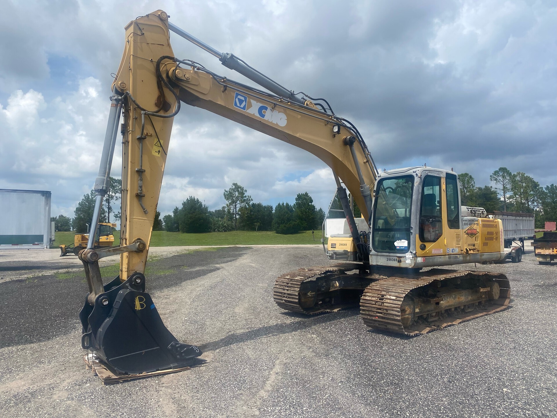 2014 XCMG XE210CU Tracked Excavator