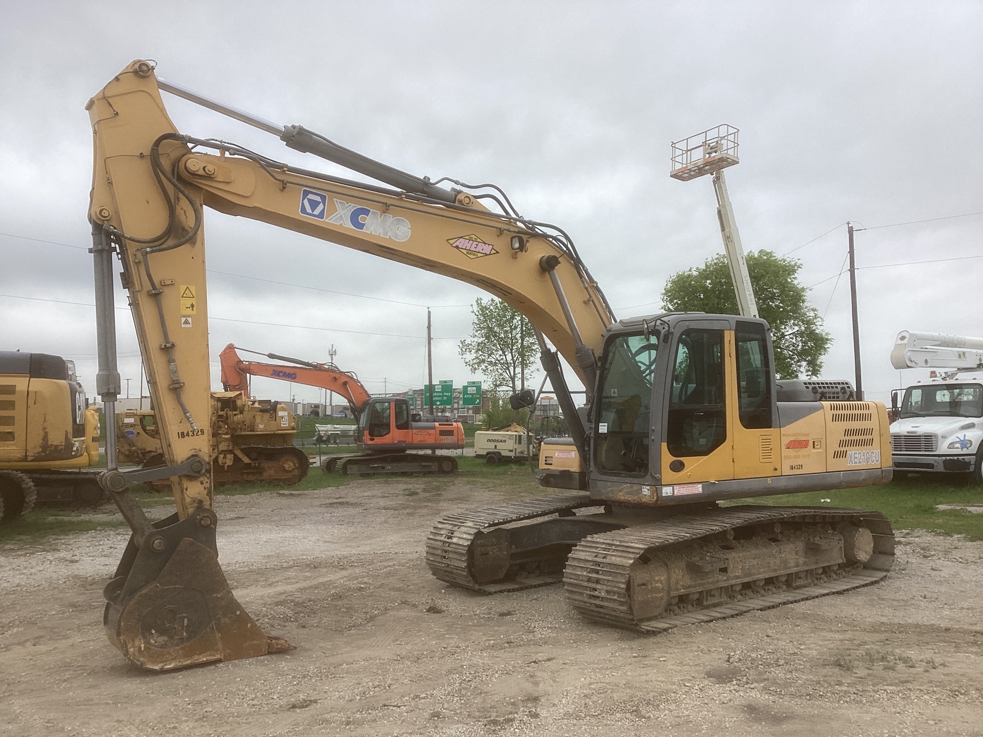 2014 XCMG XE210CU Tracked Excavator