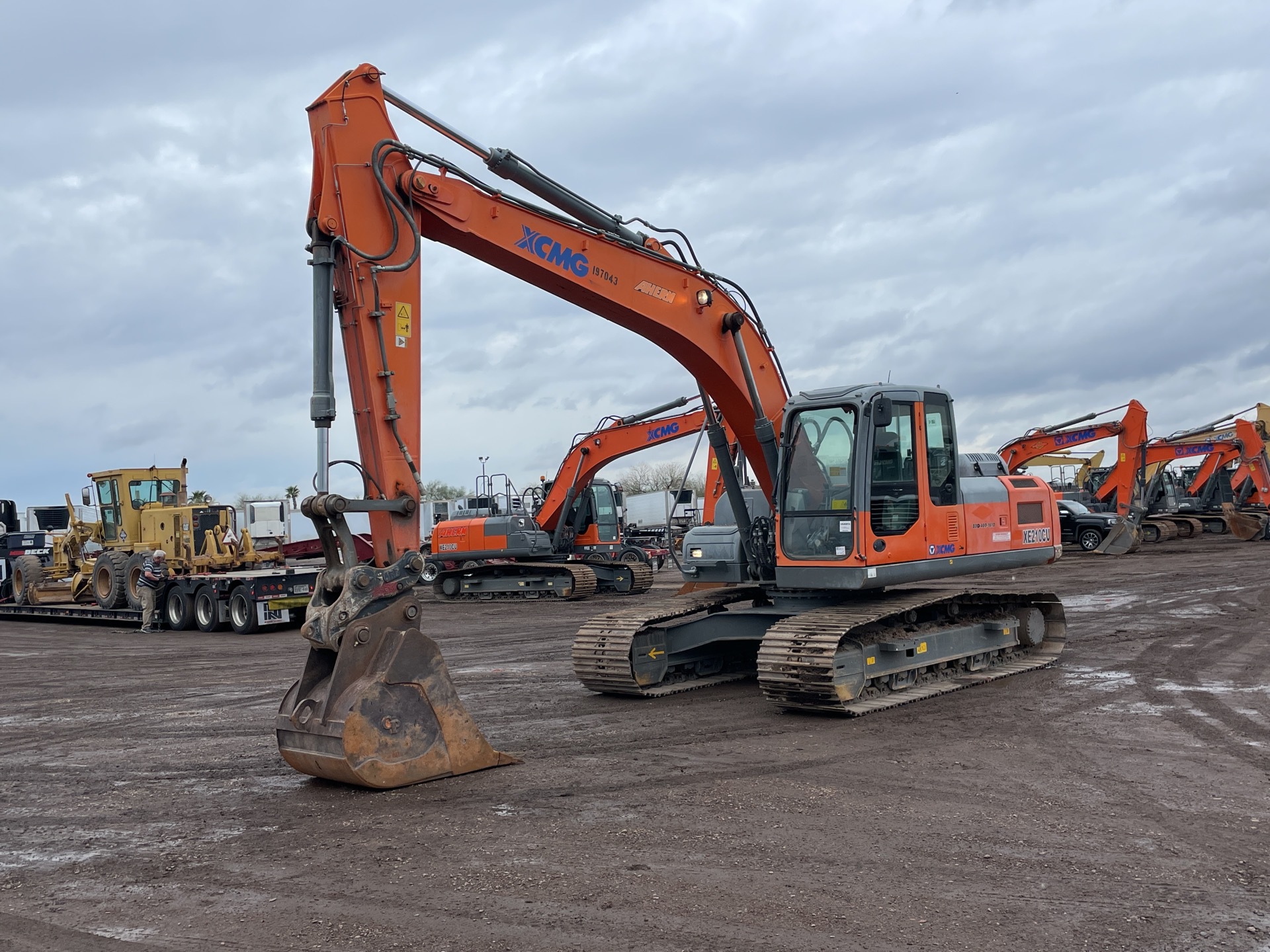 2017 XCMG XE210CU Tracked Excavator