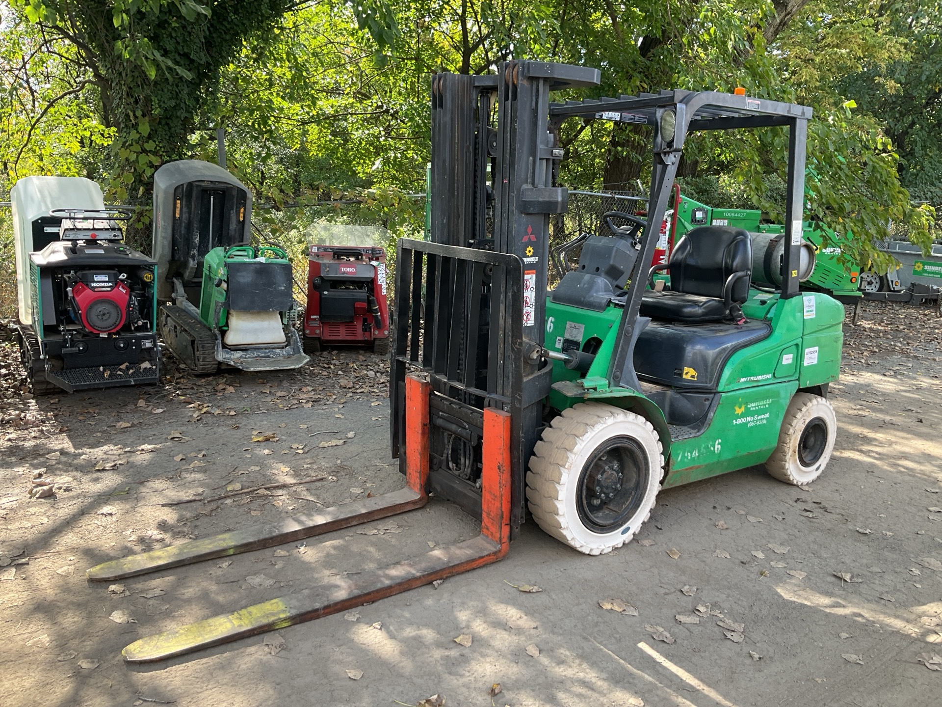 2015 Mitsubishi FG30N 5500 lb Pneumatic Tire Forklift