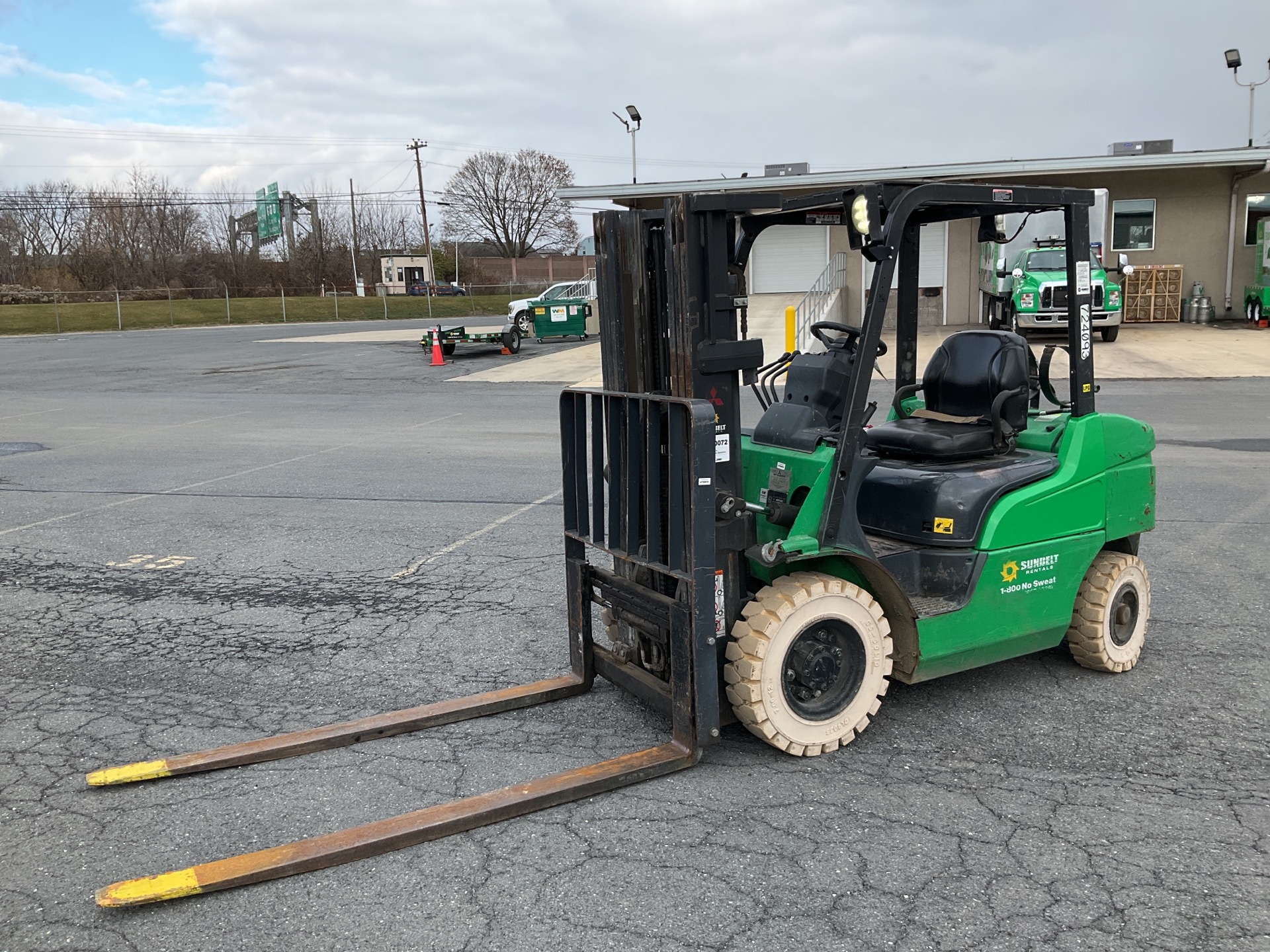 2015 Mitsubishi FG25N 4600 lb Pneumatic Tire Forklift