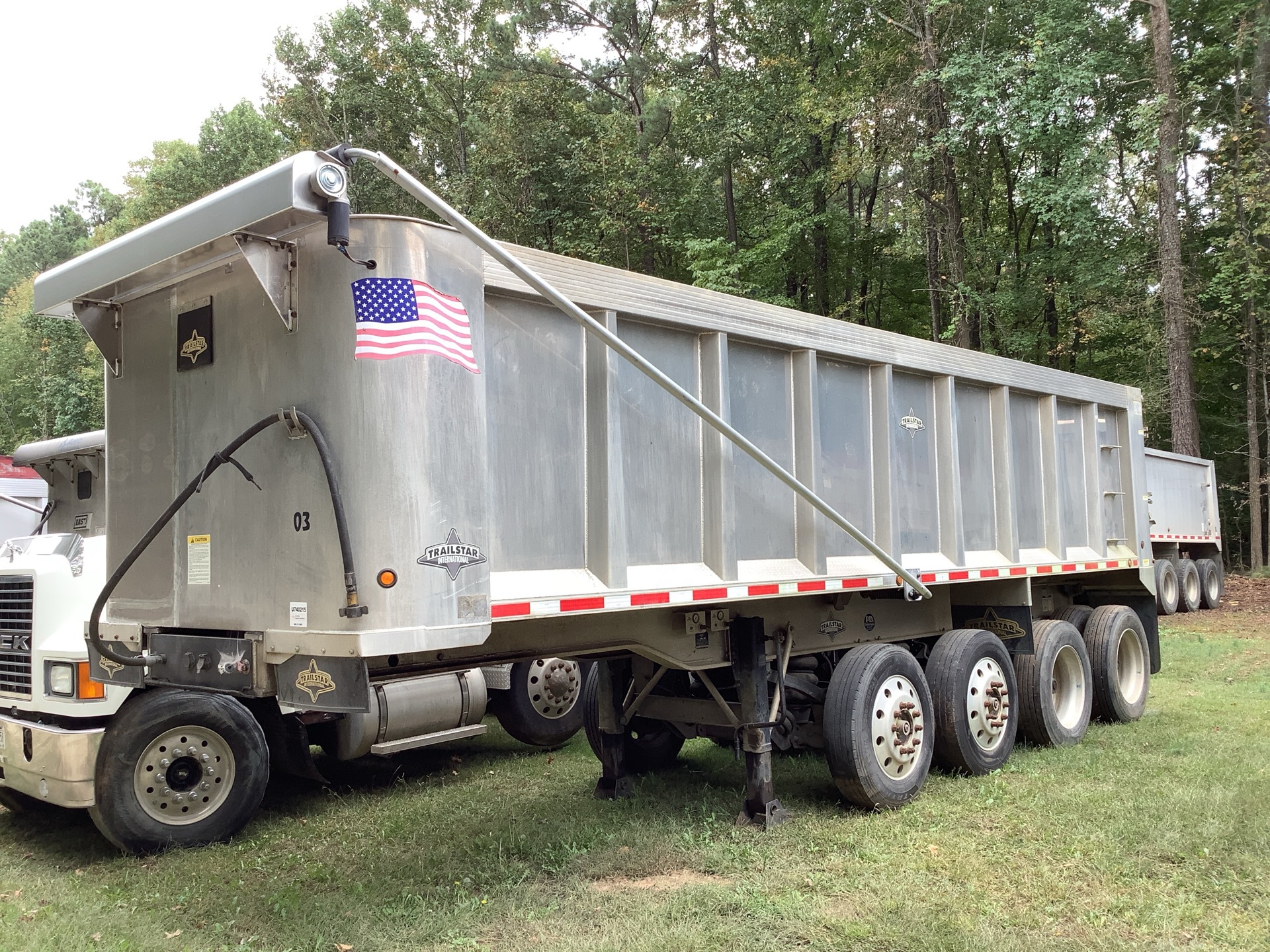 2016 Trailstar  27 ft 9 in Quad/A Aluminum End Dump Trailer