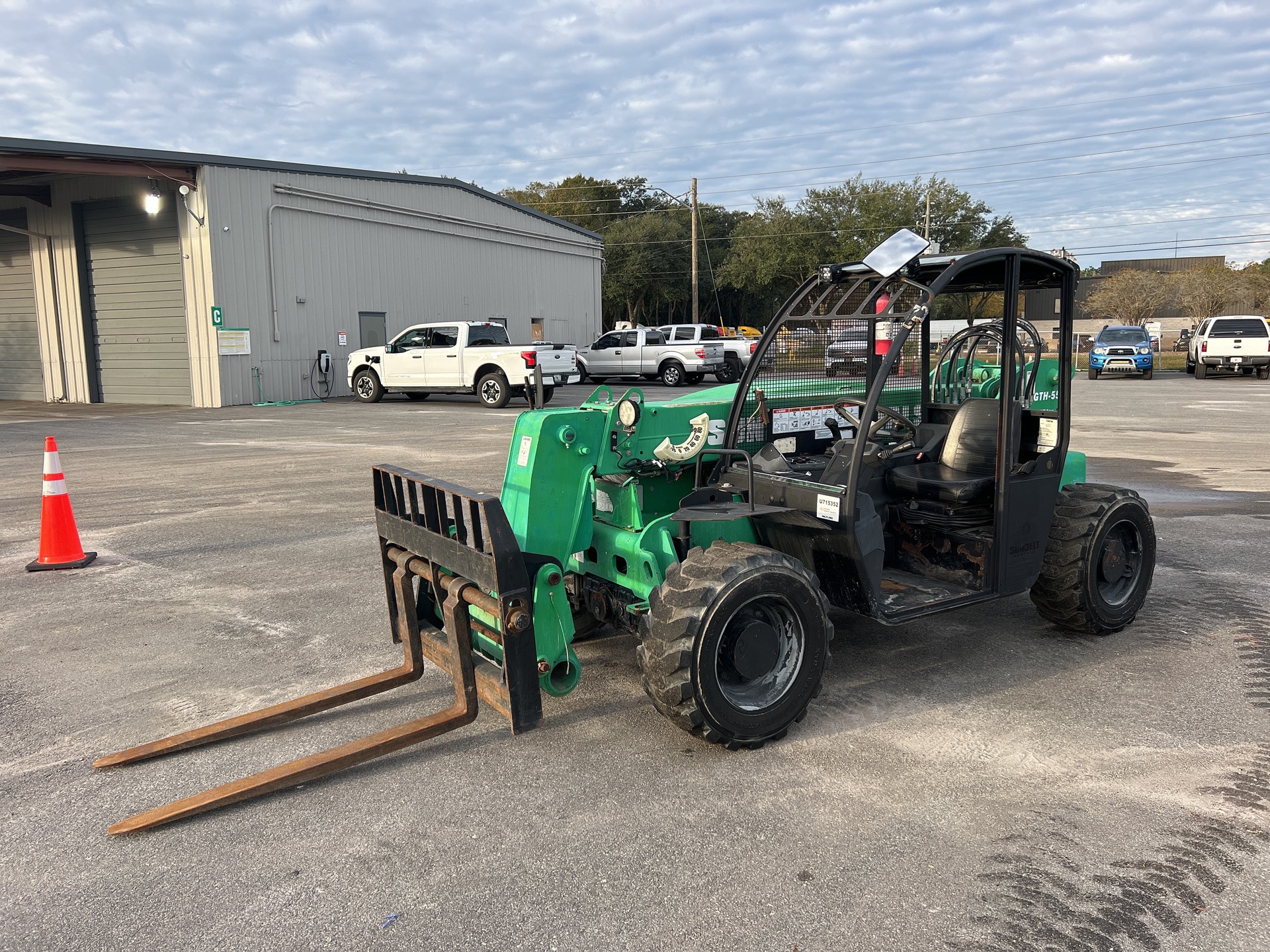 2016 Genie GTH-5519 Telehandler