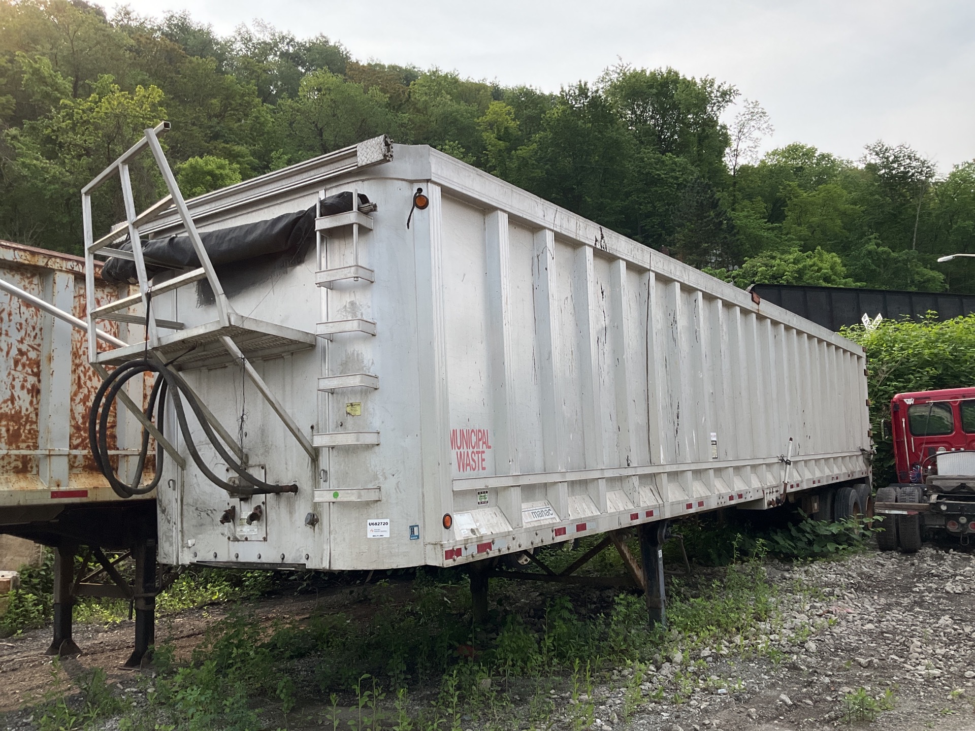 2005 Manac  43 ft T/A Live Bottom Trailer