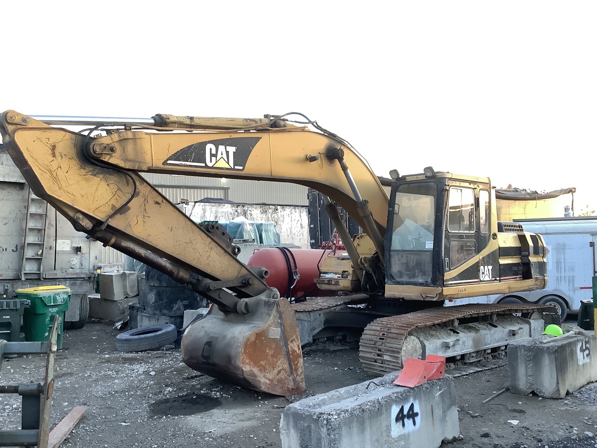 1998 Cat 320BL Tracked Excavator (Inoperable)