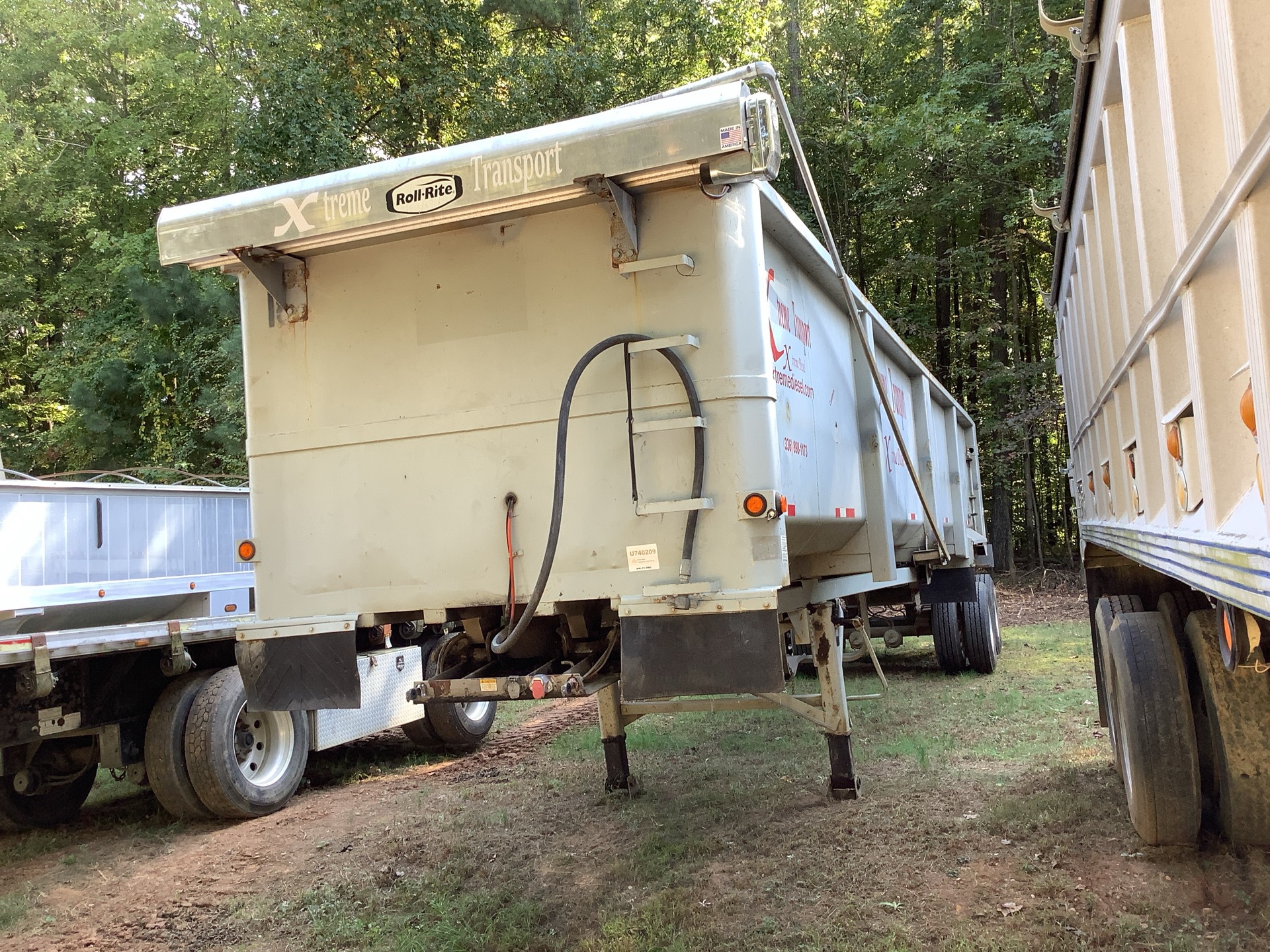 2003 Montone MF39606000 39 ft T/A Frameless End Dump Trailer