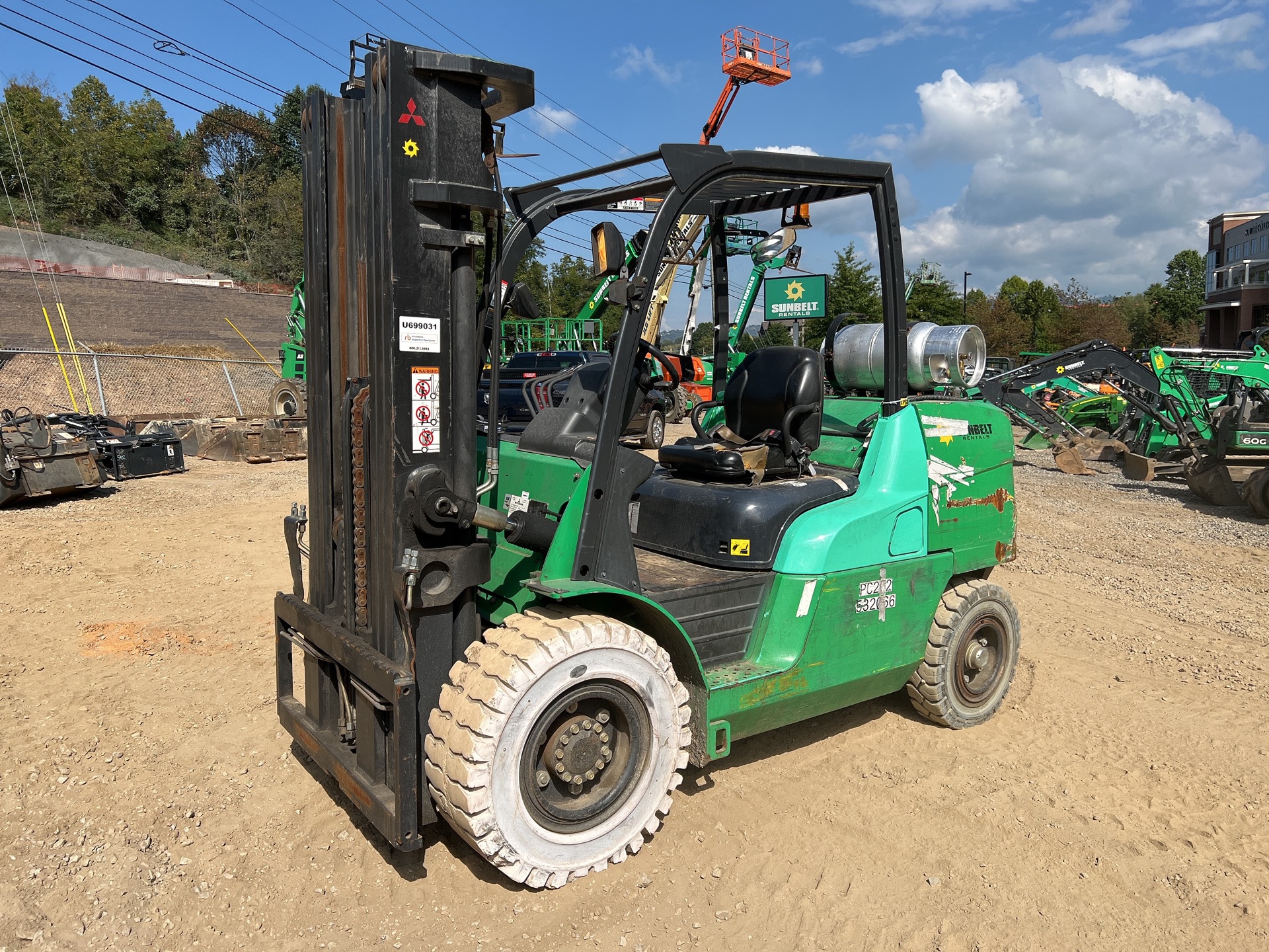 2013 Mitsubishi FG50CN 8450 lb Pneumatic Tire Forklift