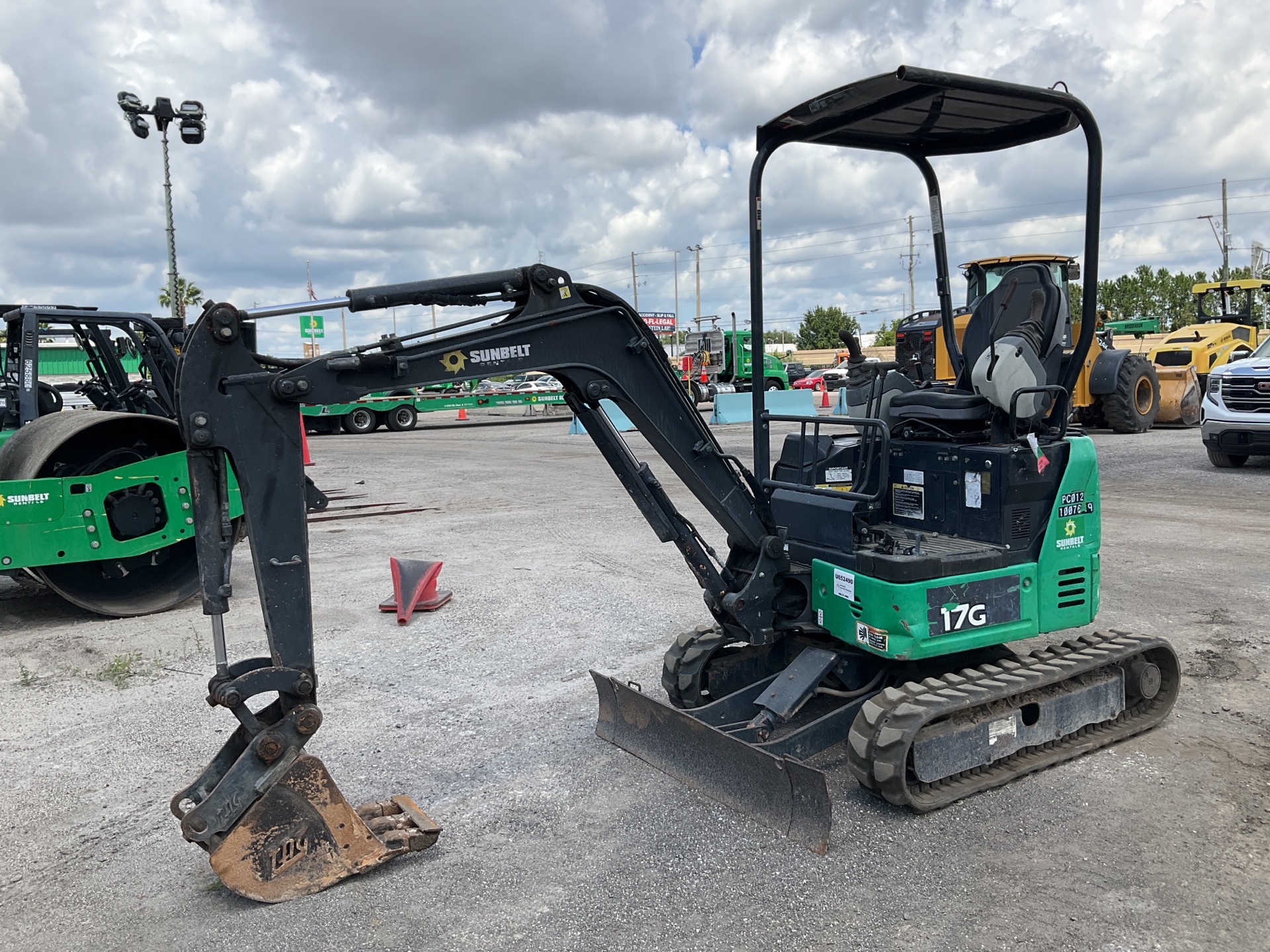 2017 John Deere 17G Mini Excavator