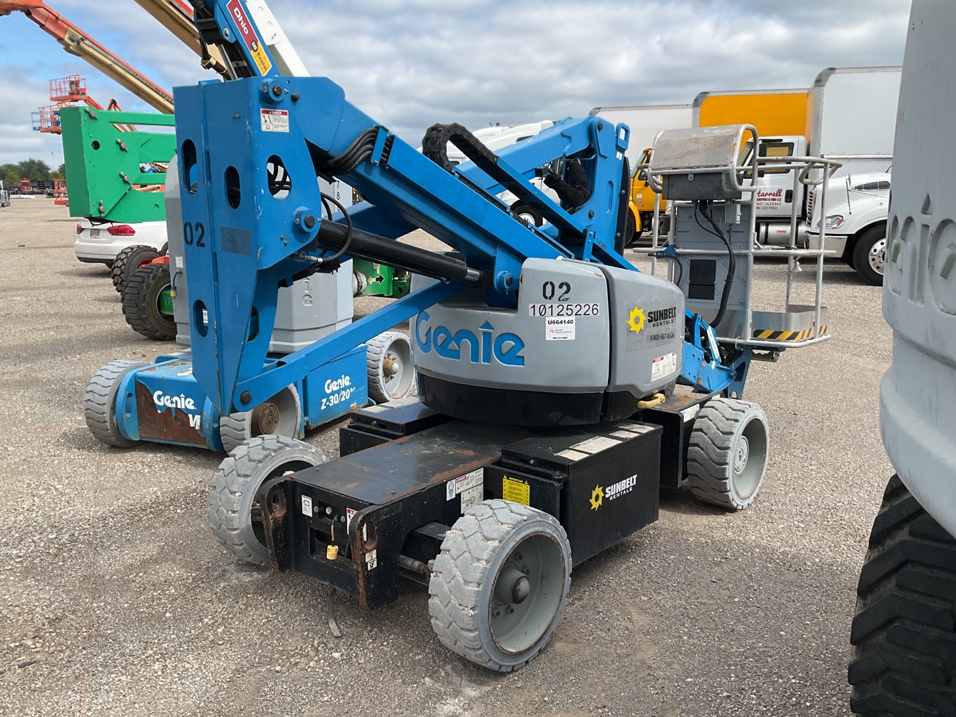 2015 Genie Z-33/18 2WD Electric Articulating Boom Lift