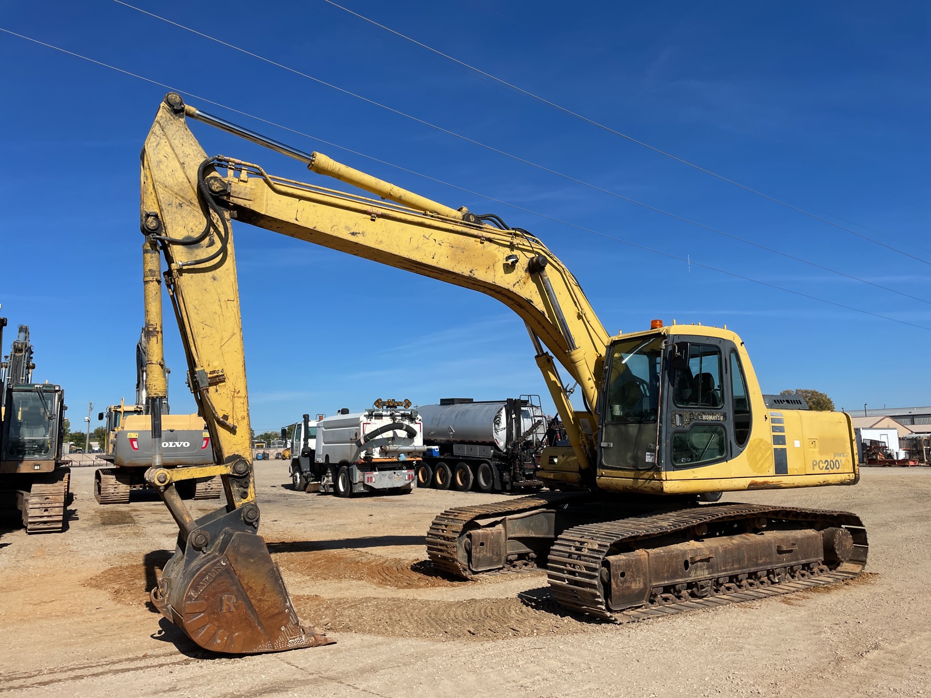 2001 Komatsu PC200LC-6 Tracked Excavator