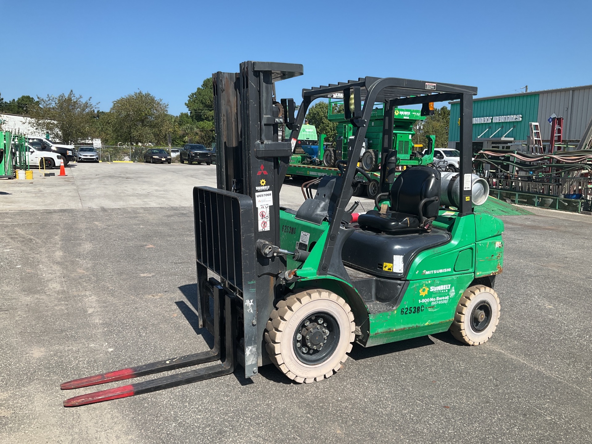 2014 Mitsubishi FG25NGLP 4500 lb Cushion Tire Forklift