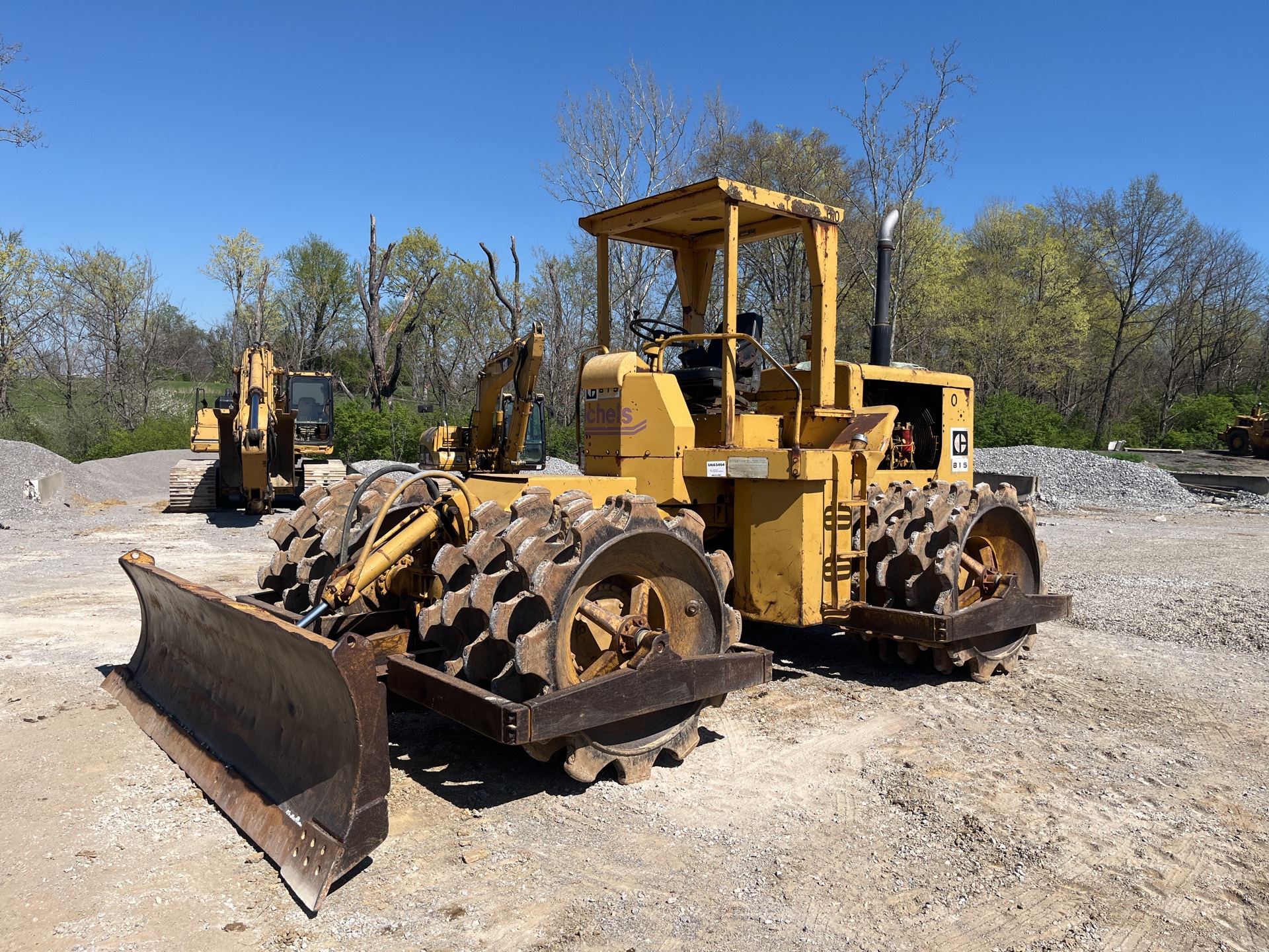 1975 Cat 815 Soil Compactor