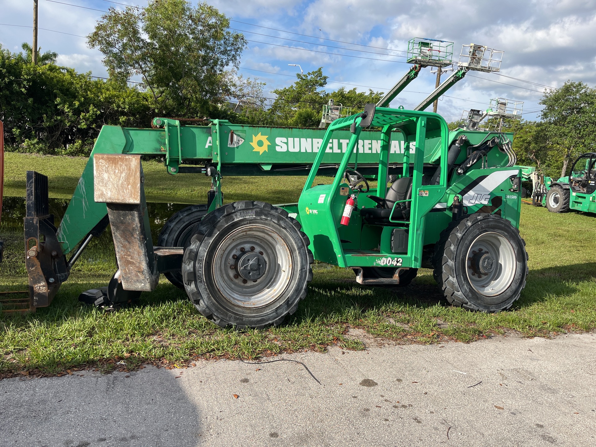 2015 SkyTrak 10042 Telehandler