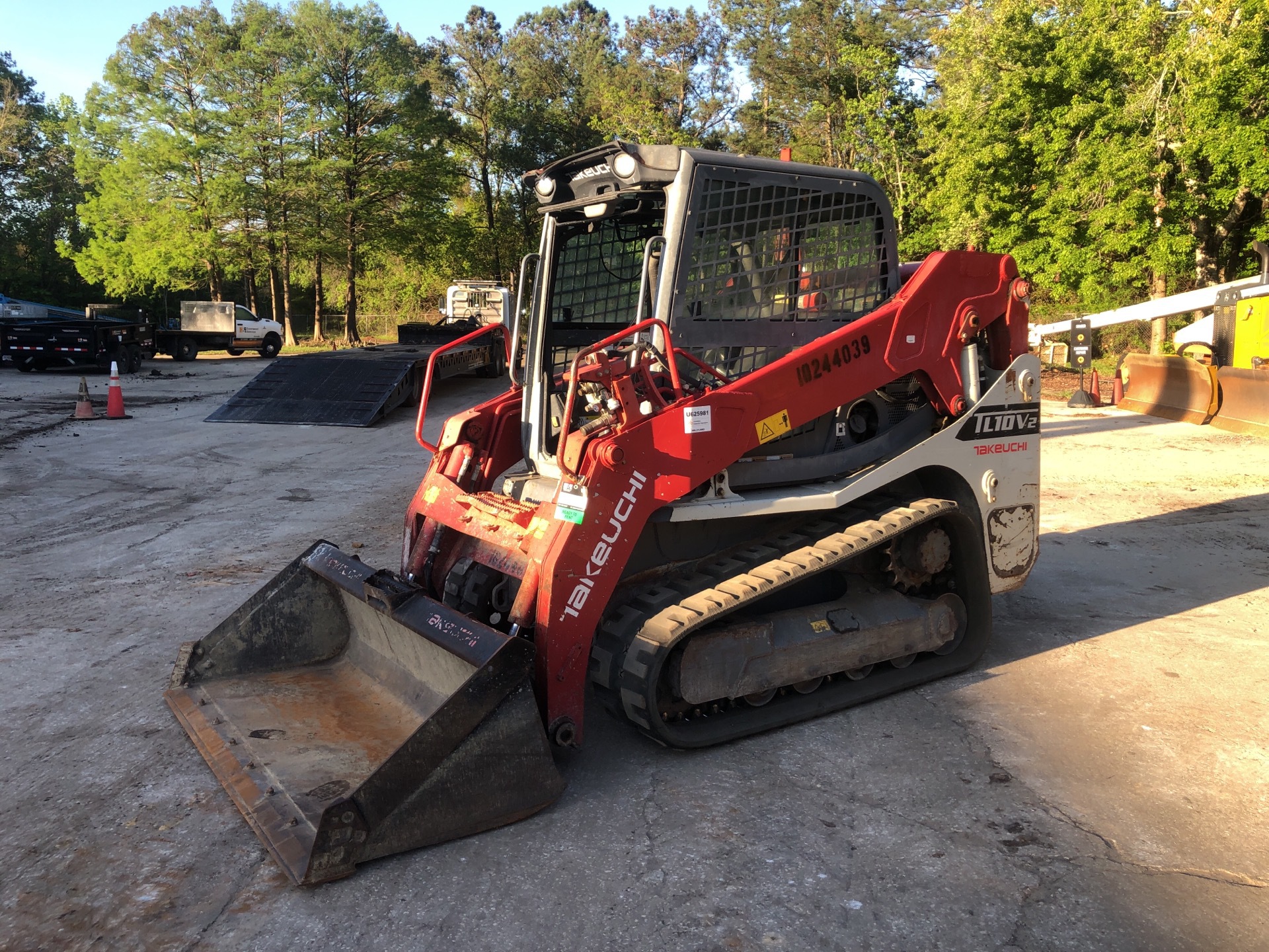 2018 Takeuchi TL10V-2 Compact Track Loader