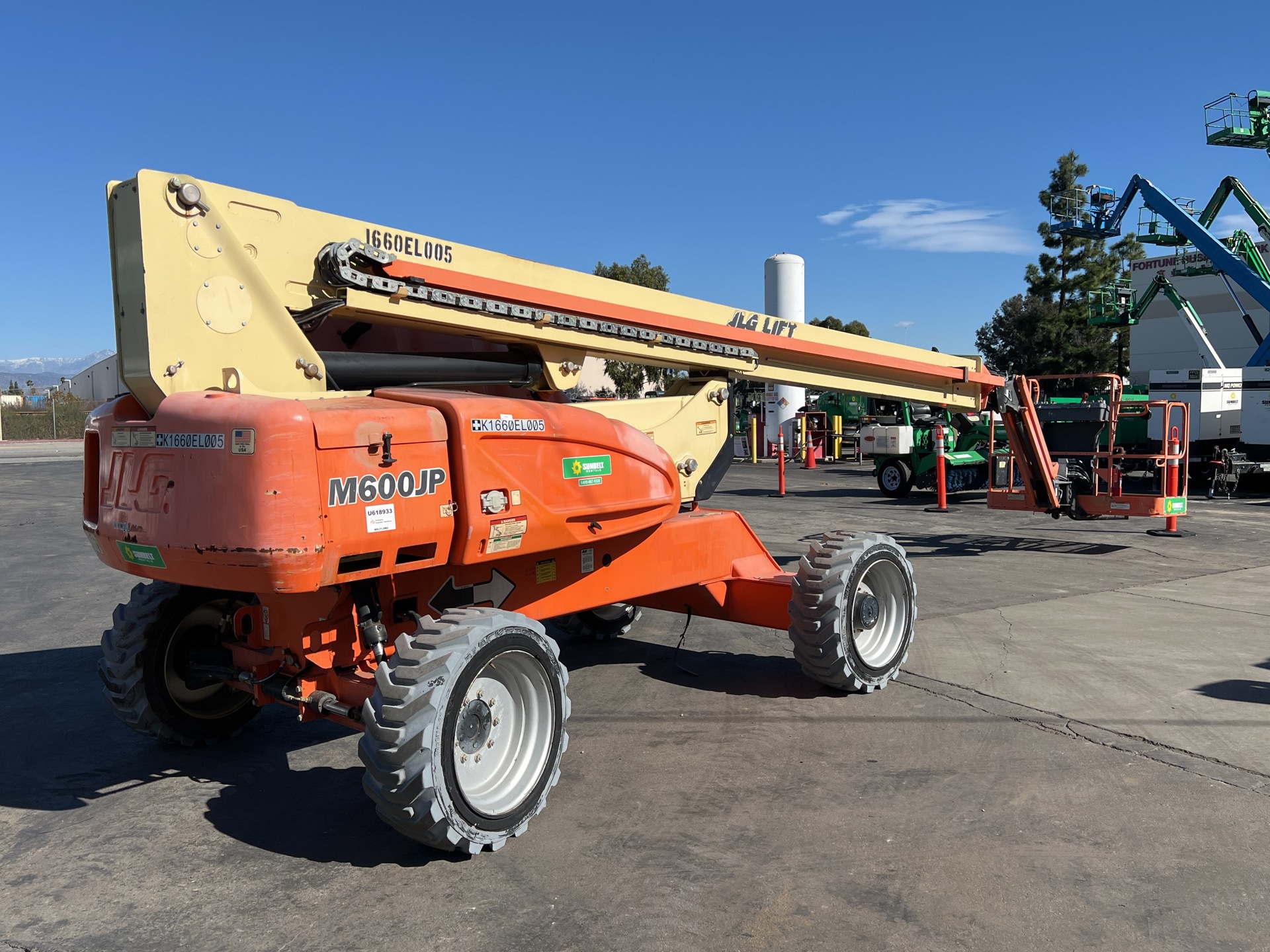 2016 JLG M600JP 4WD Diesel Articulating Boom Lift