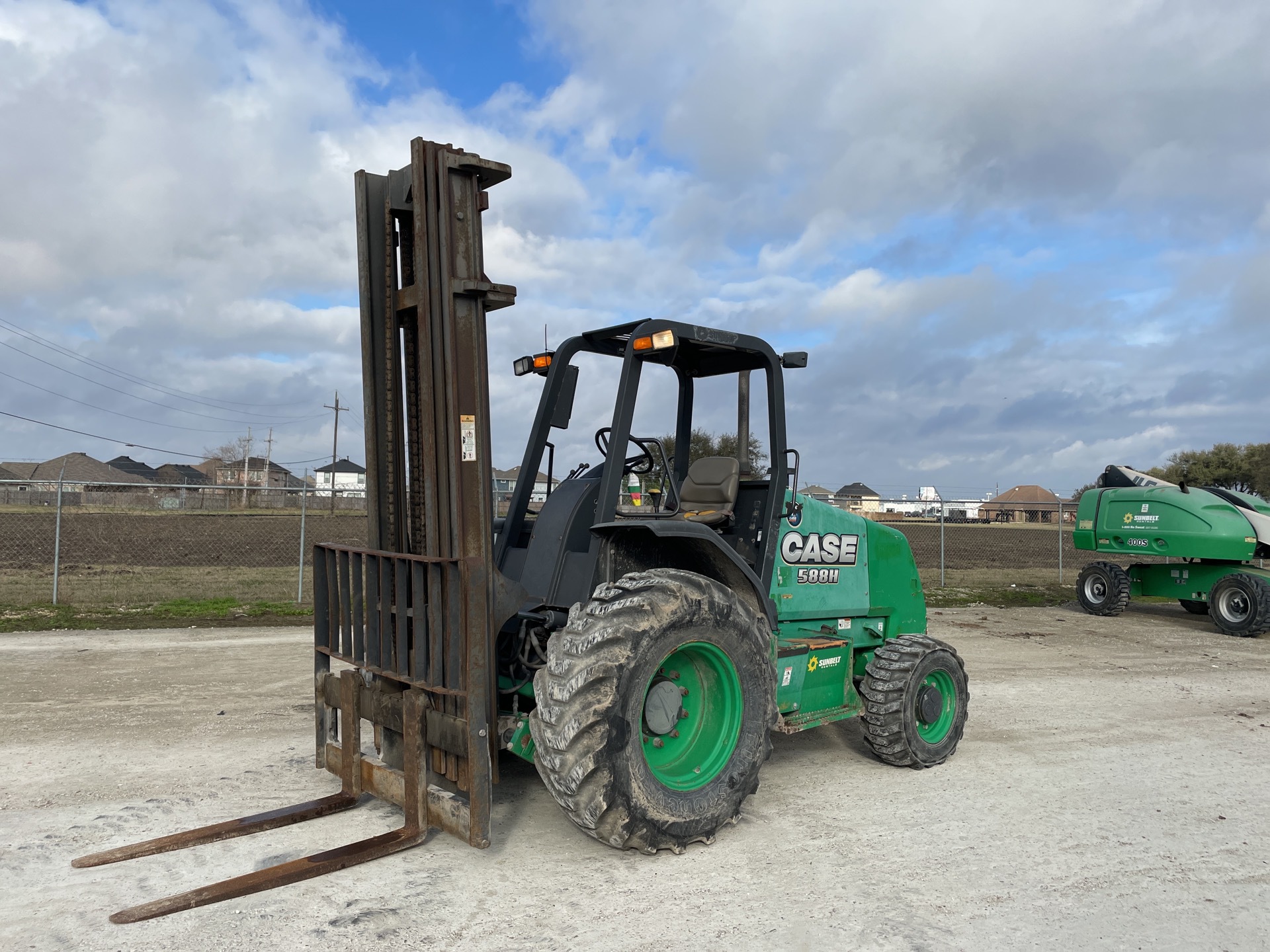 2015 Case 588H 8000 lb 4x4 Rough Terrain Forklift