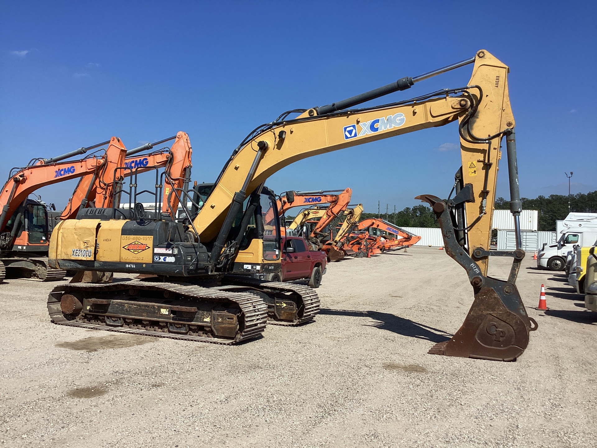 2017 XCMG XE210CU Tracked Excavator