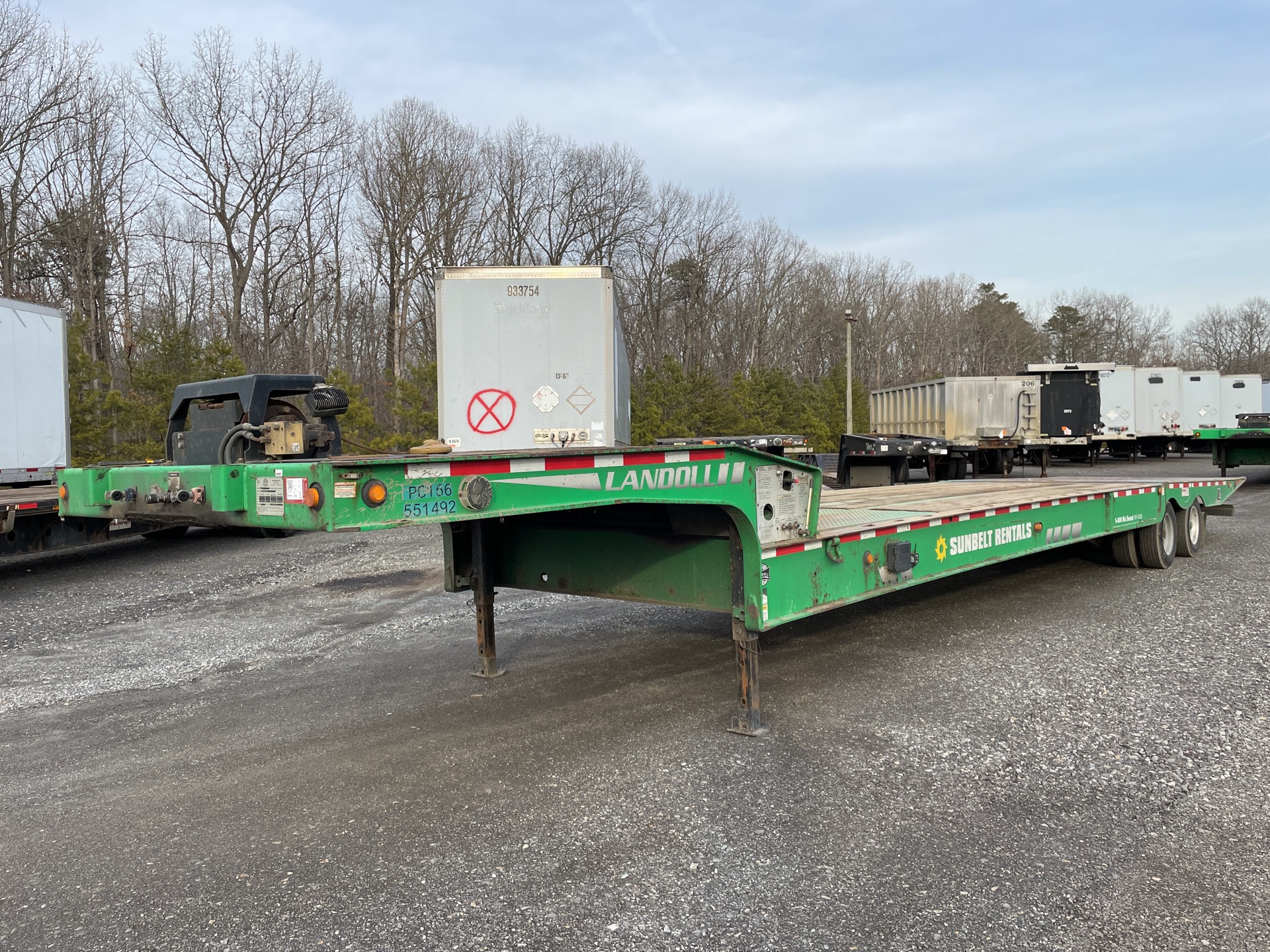 2013 Landoll  T/A Hydraulic Tail Trailer