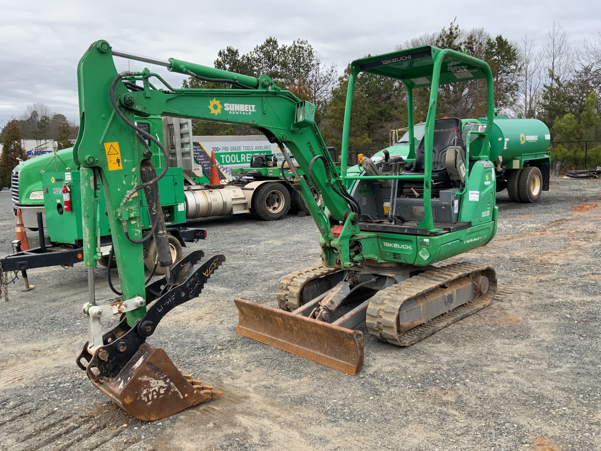 2015 Takeuchi TB230 Mini Excavator