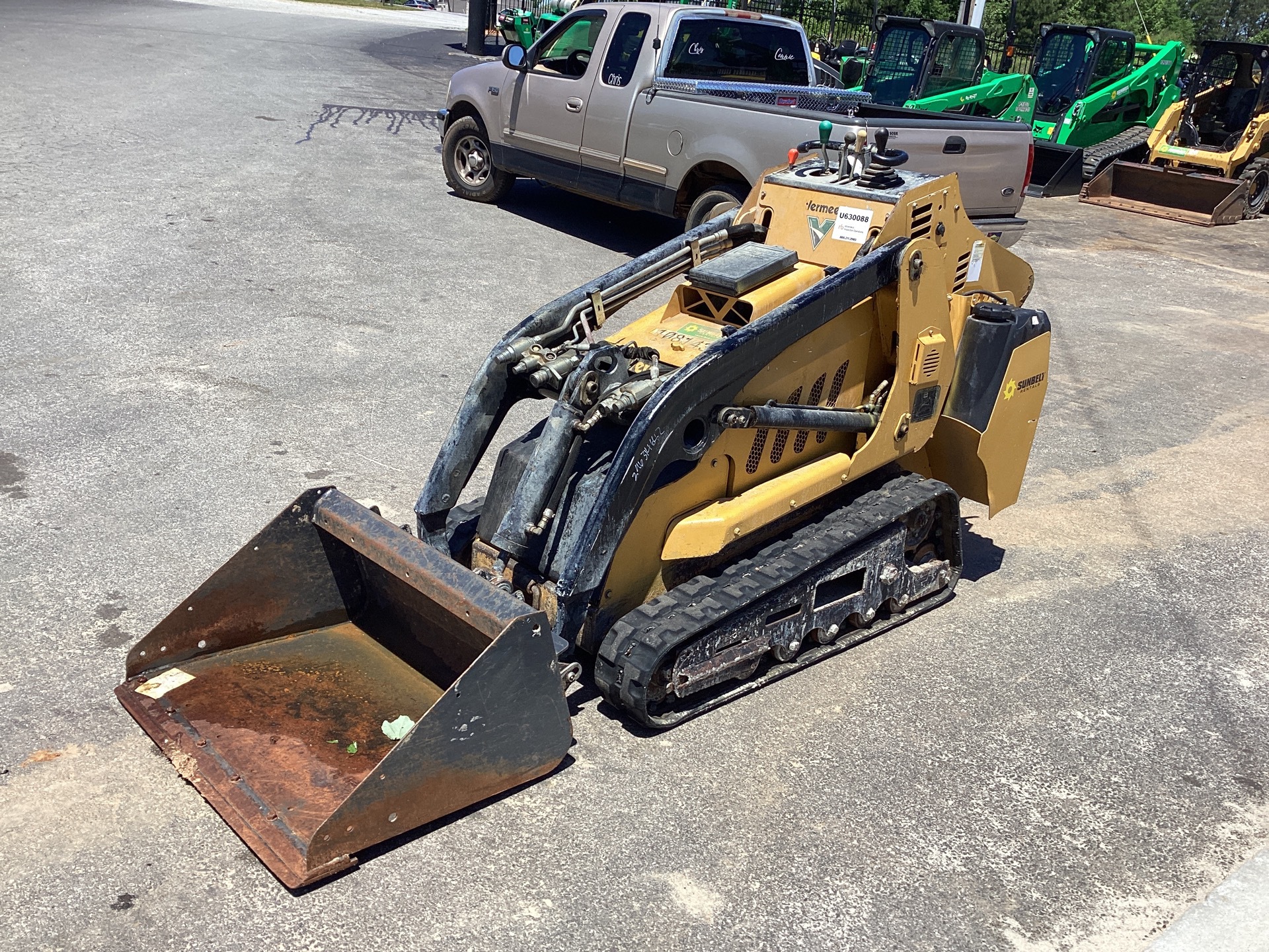 2016 Vermeer S800TX Mini Compact Track Loader