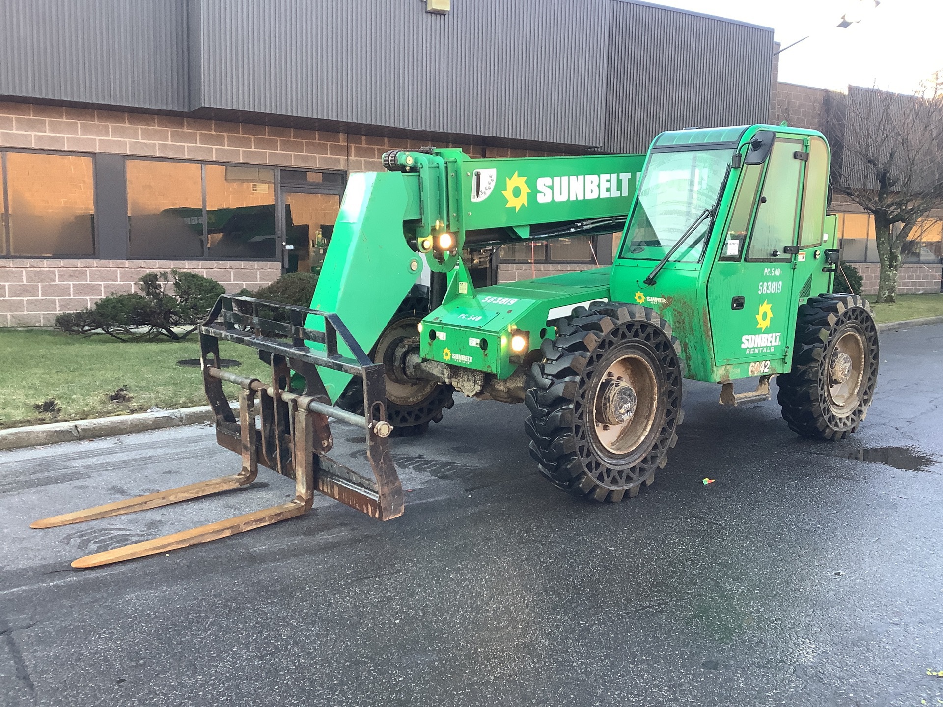 2014 SkyTrak 6042 Telehandler