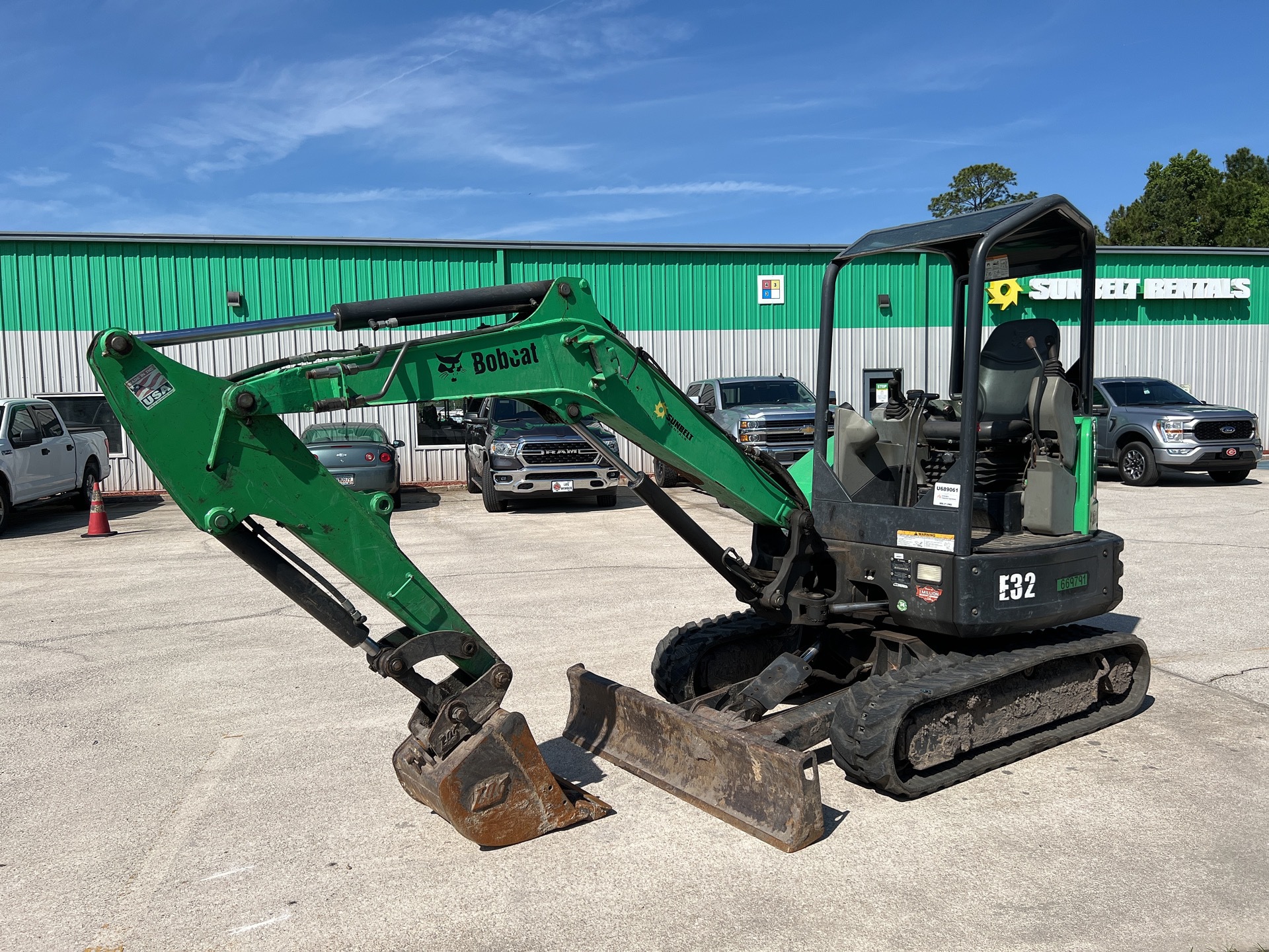 2015 Bobcat E32 Mini Excavator