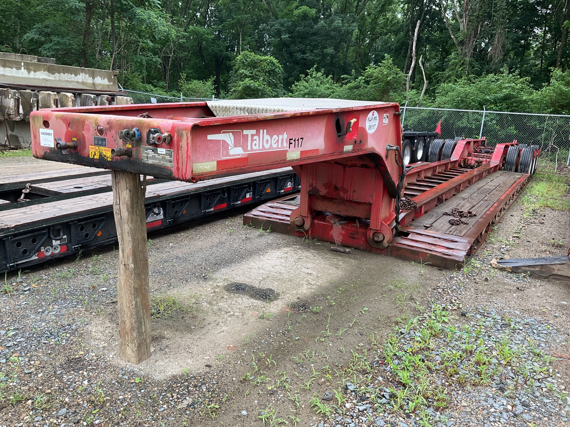 2007 Talbert T4DW-55SA-HRG-1T1 55 ton 40 ft Tri/A Lowboy Trailer