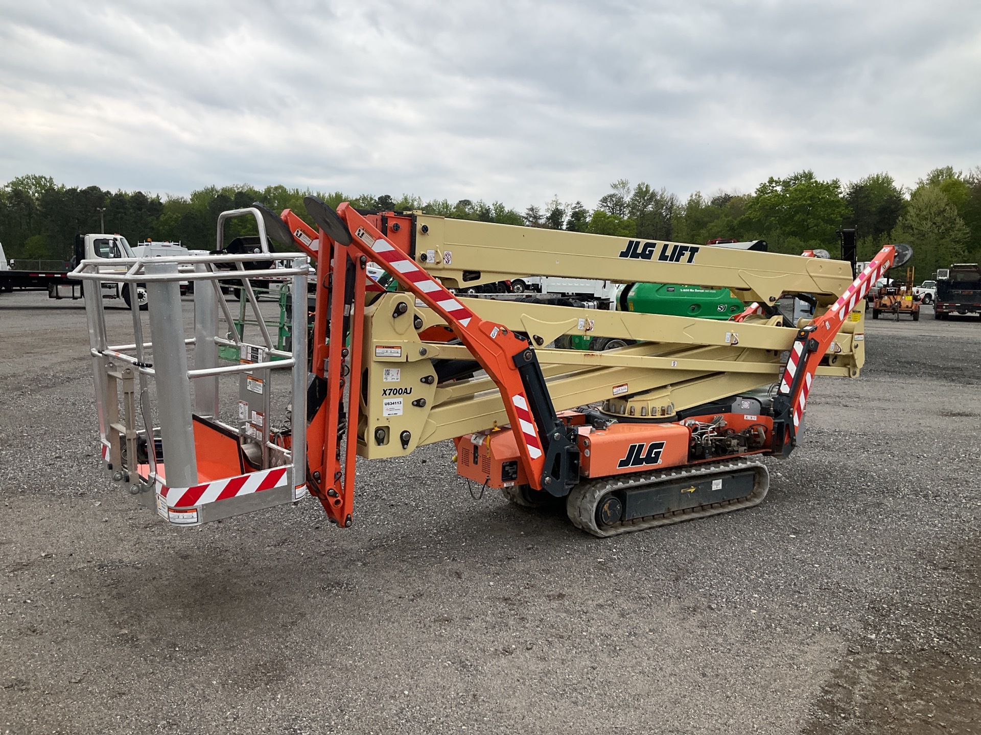 2016 JLG X700AJ Crawler Articulating Boom Lift