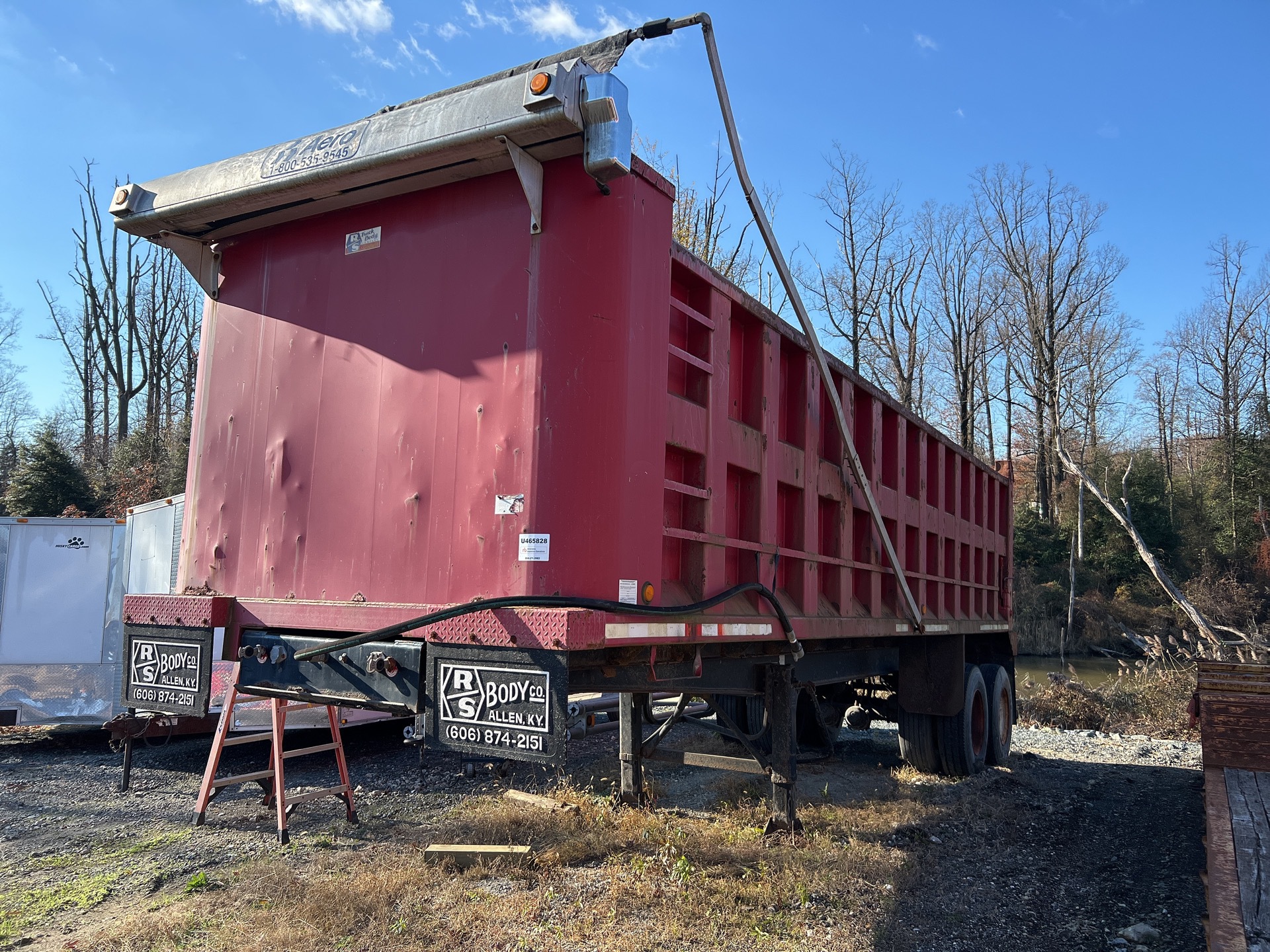 2004 R & S 28 ft T/A End Dump Trailer