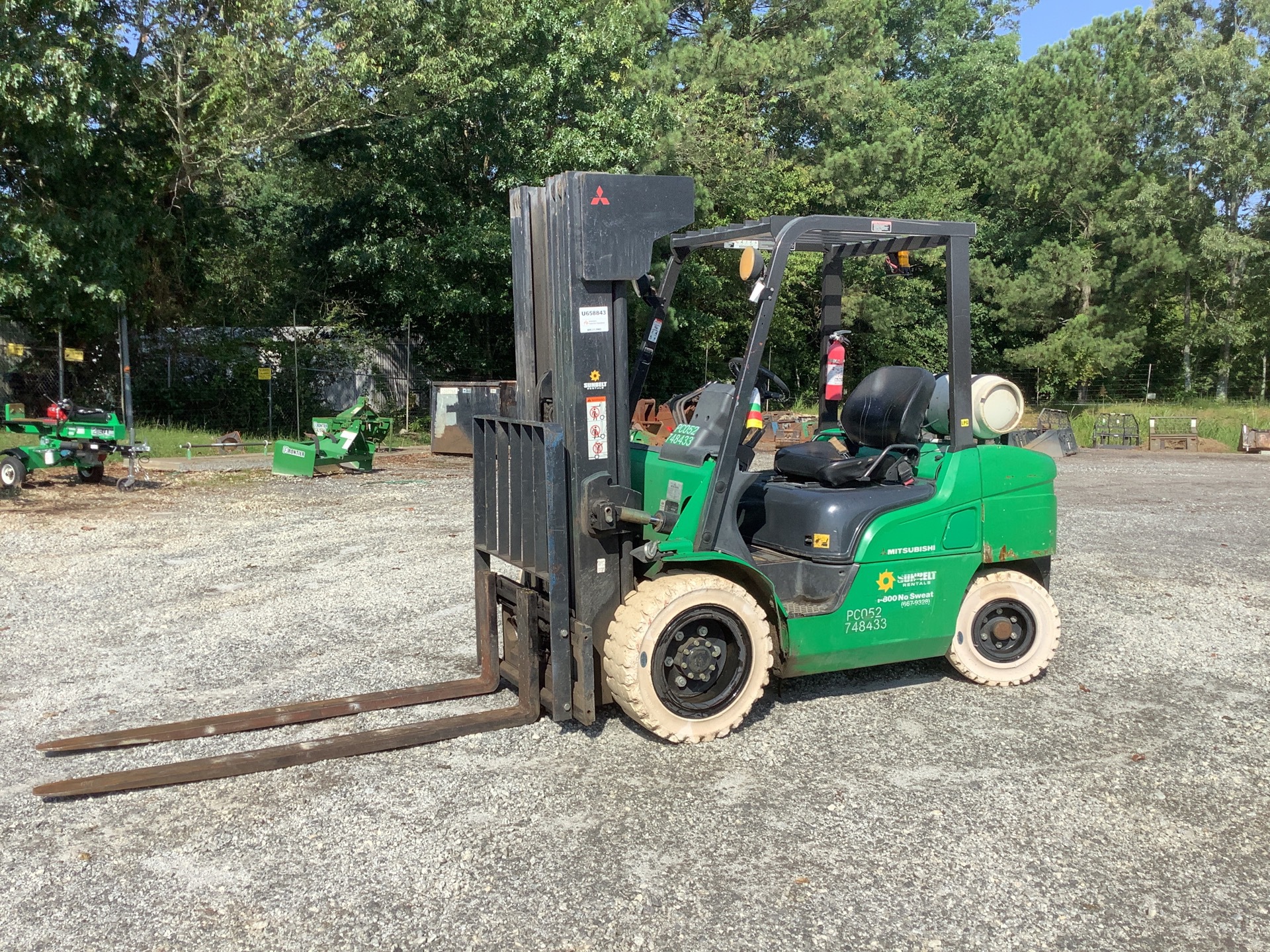 2015 Mitsubishi FG30N 4200 lb Pneumatic Tire Forklift