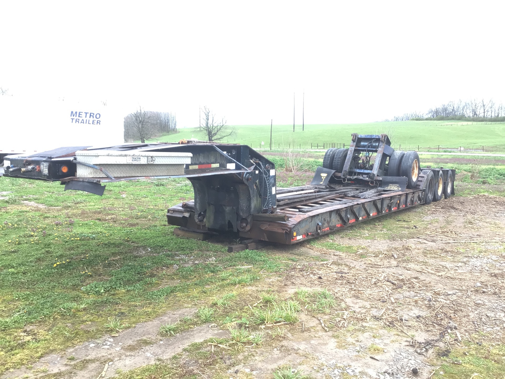 1987 Trail King 1553-4800 145800 lb 20 ft 8 in Tri/A Gooseneck Detach Trailer Lowboy Trailer