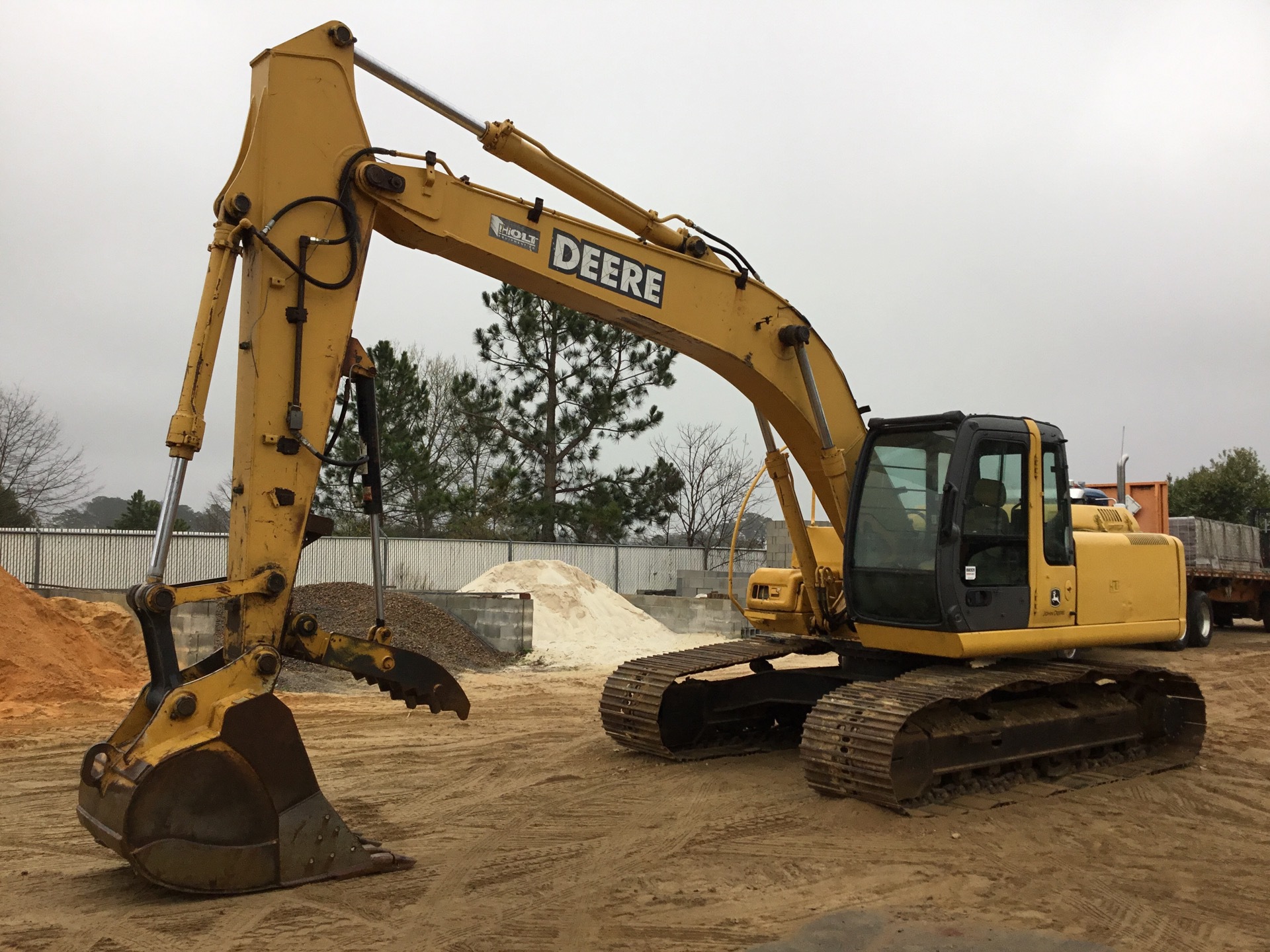 2002 John Deere 200C Tracked Excavator