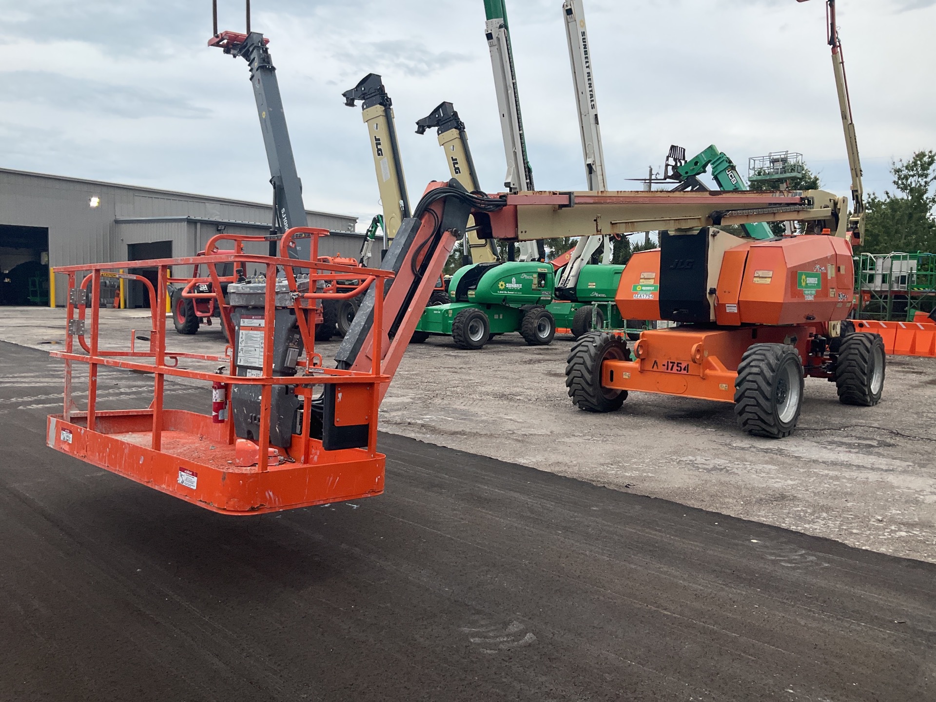 2015 JLG 800AJ 4WD Diesel Articulating Boom Lift