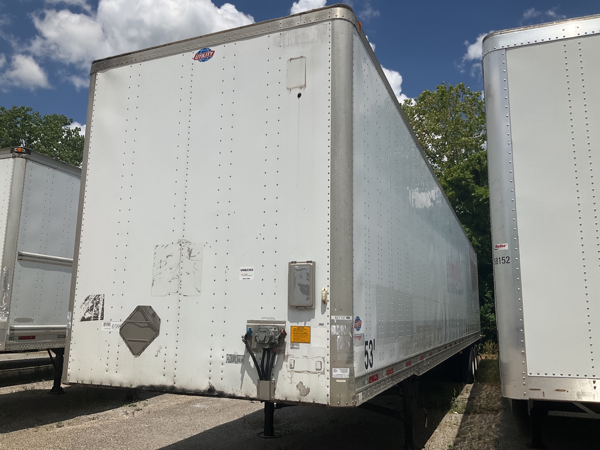 2011 Utility VS2DX 53 ft x 102 in T/A Van Trailer