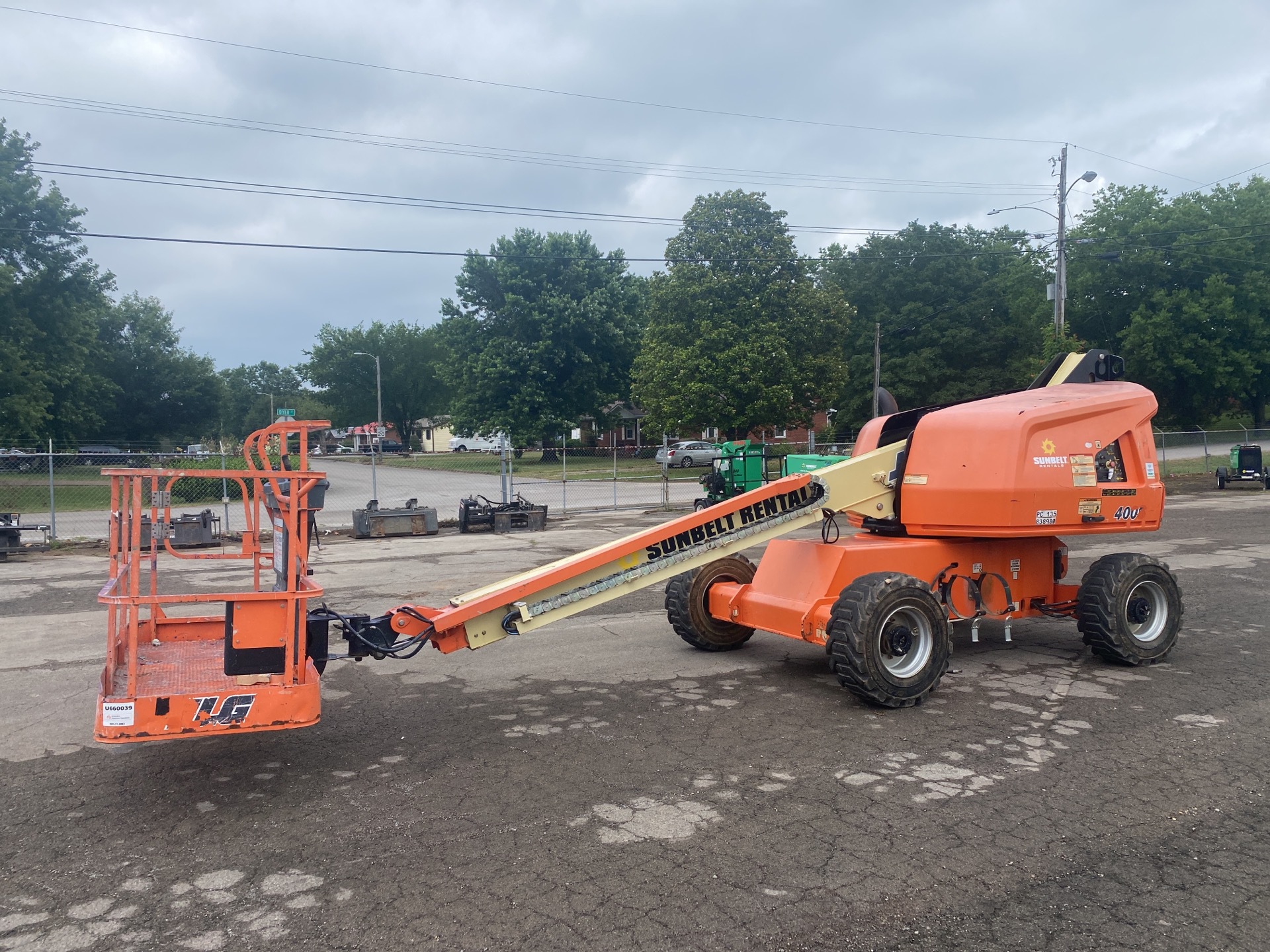 2016 JLG 400S 4WD Dual Fuel Telescopic Boom Lift