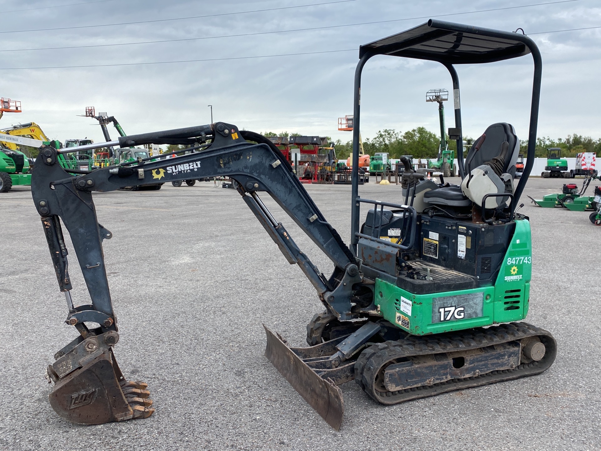 2016 John Deere 17G Mini Excavator