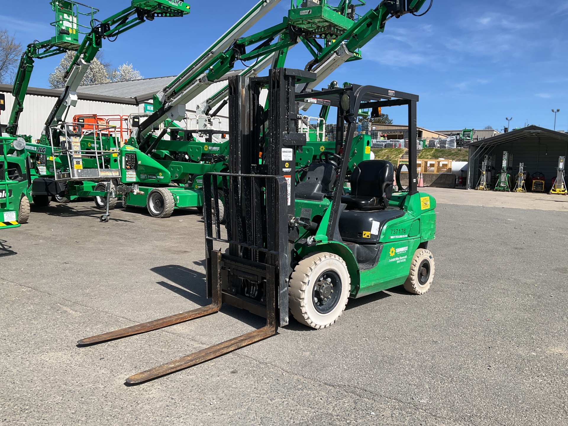 2015 Mitsubishi FG25N 4500 lb Pneumatic Tire Forklift