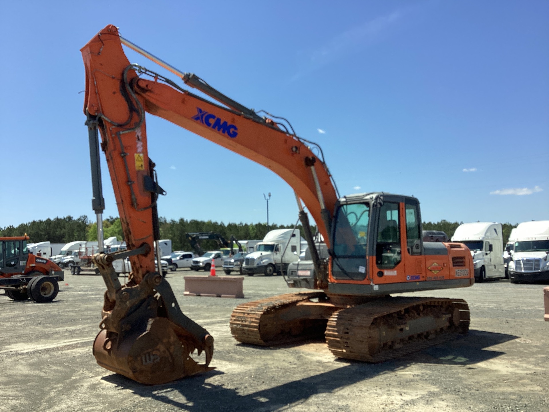 2018 XCMG XE210CU Tracked Excavator