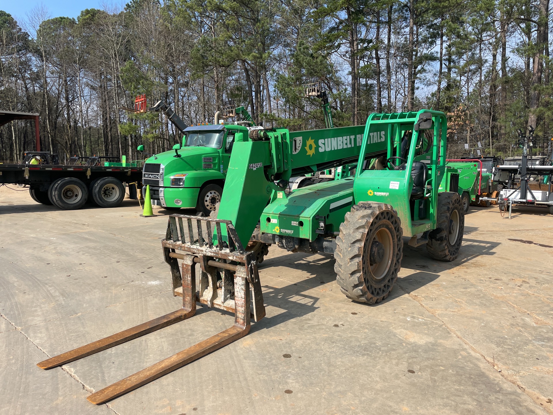 2014 SkyTrak 6042 Telehandler