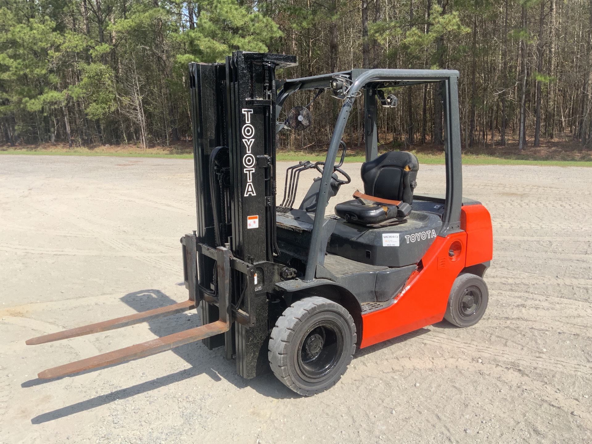 2017 Toyota 8FGU25 3100 lb Gas Pneumatic Tire Forklift