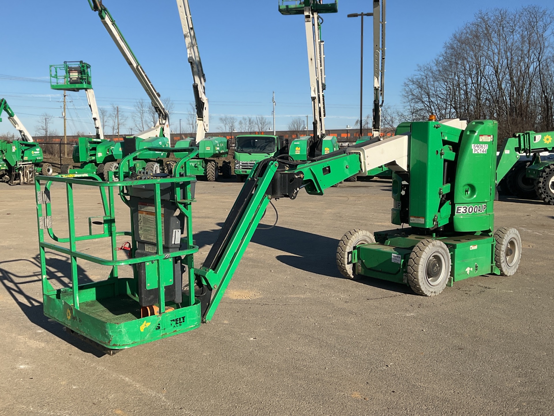 2014 JLG E300AJP Electric Articulating Boom Lift