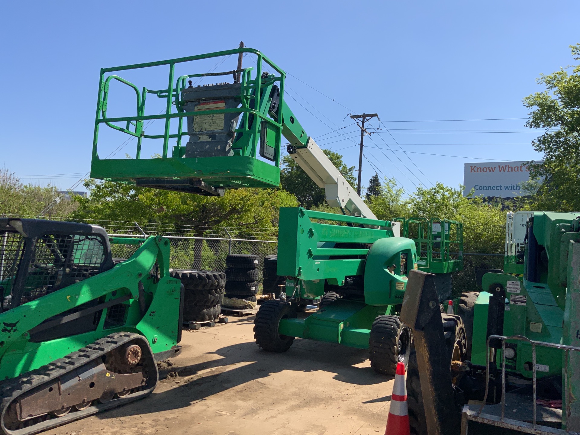 2014 JLG 450AJ 4WD Diesel Articulating Boom Lift