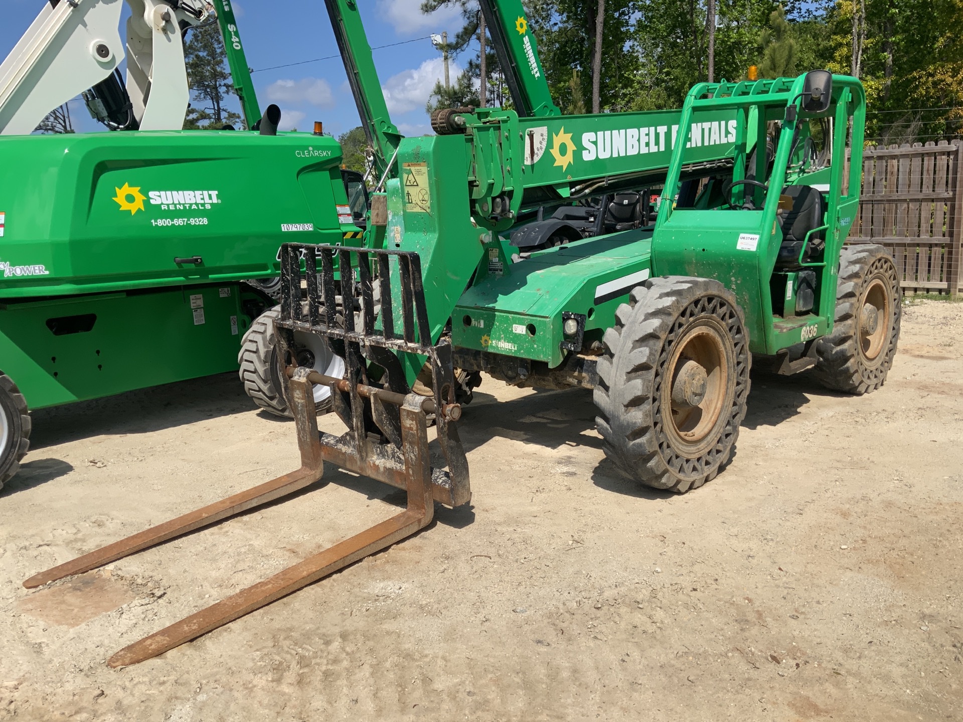 2015 SkyTrak 6036 Telehandler